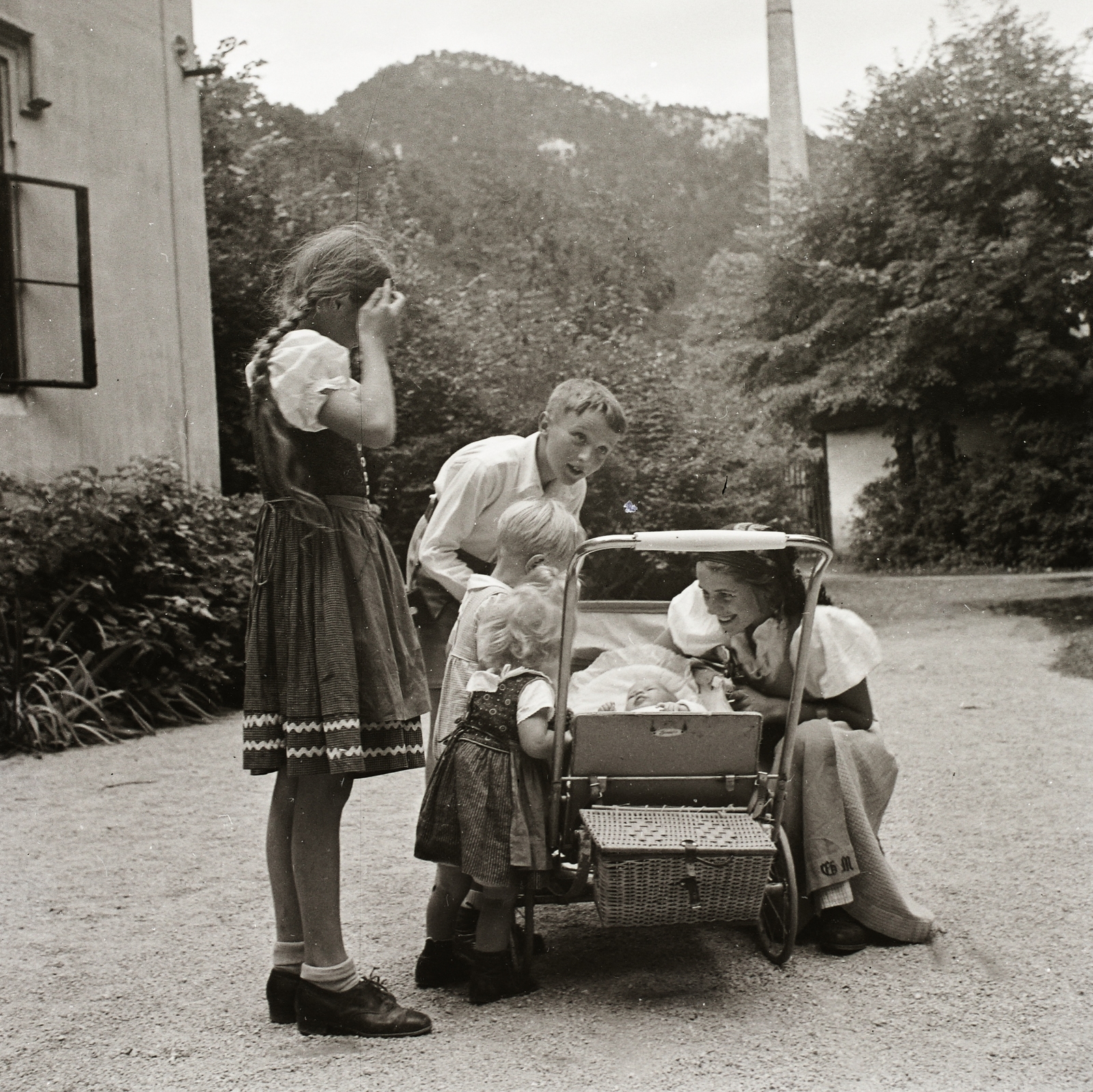 1937, Ebner, yard, baby carriage, kids, Fortepan #83980