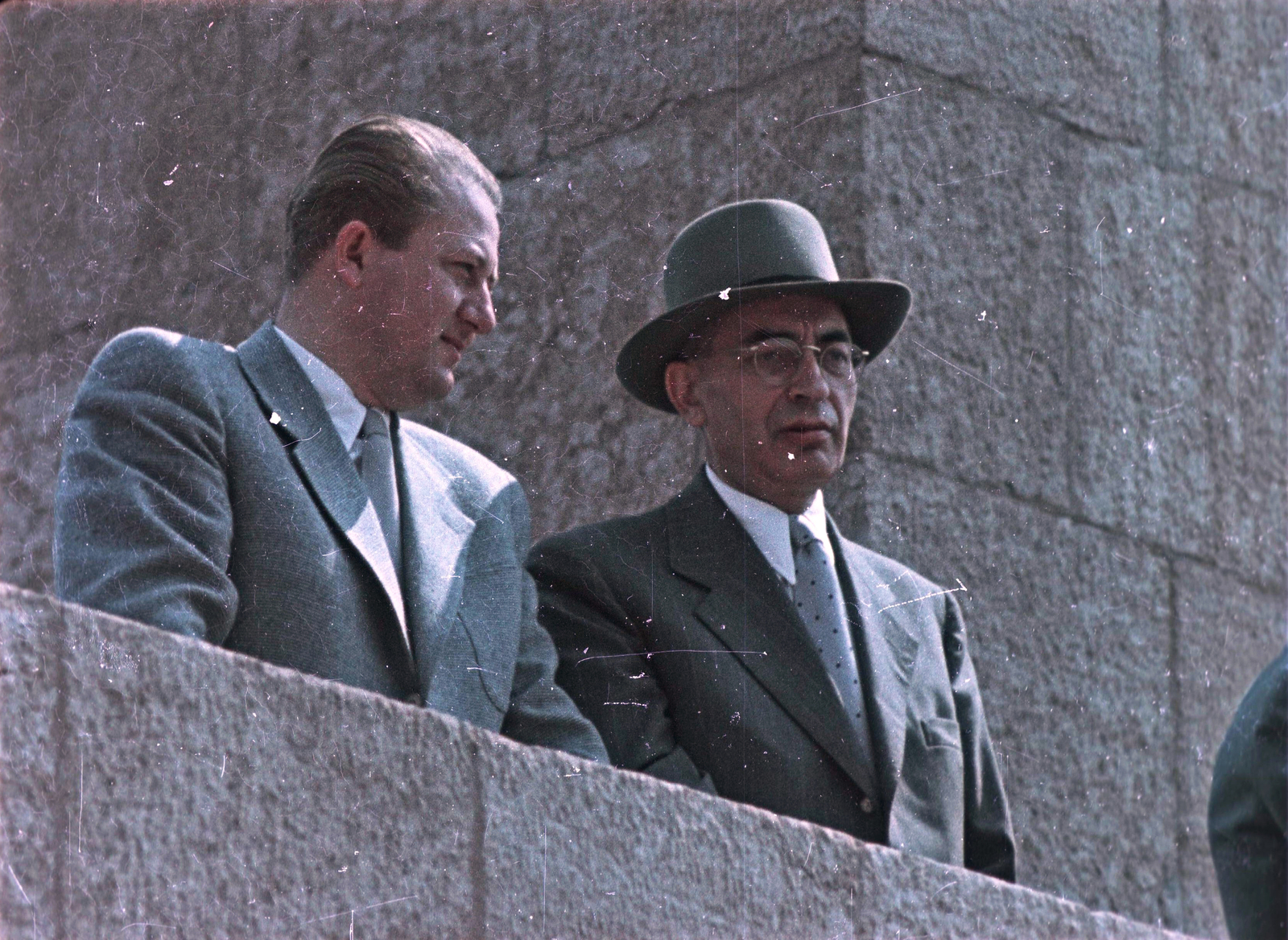 Hungary, Budapest XIV., Ötvenhatosok tere (Sztálin tér), május 1-i felvonulás. Szalai Béla és Gerő Ernő a dísztribünön., 1955, Fortepan, celebrity, colorful, 1st of May parade, minister, Budapest, politician, Fortepan #84067