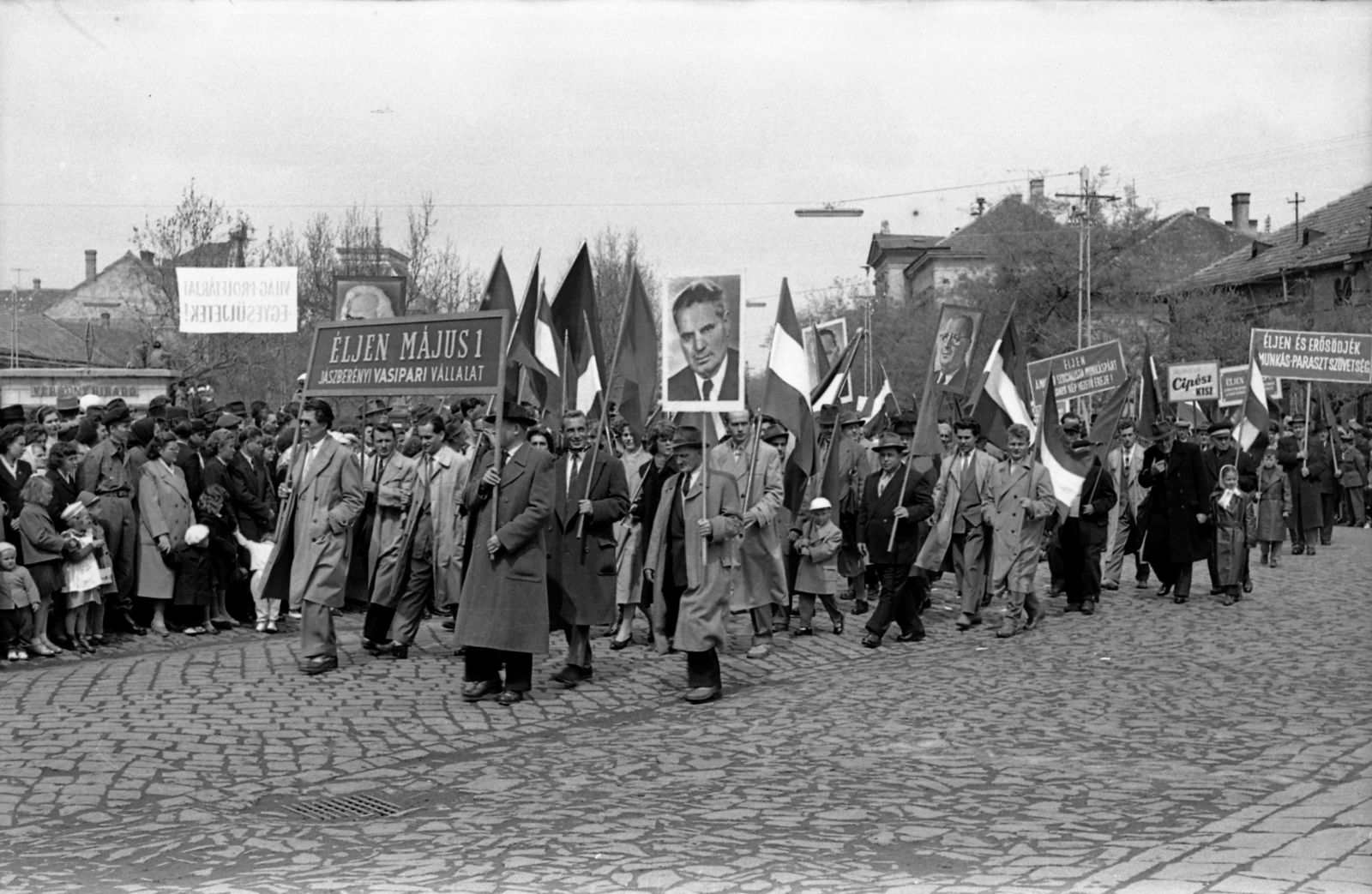 Hungary, Jászberény, Lehel vezér tér, május 1-i felvonulás., 1960, Morvay Kinga, Morvay Lajos, march, 1st of May parade, Fortepan #84378