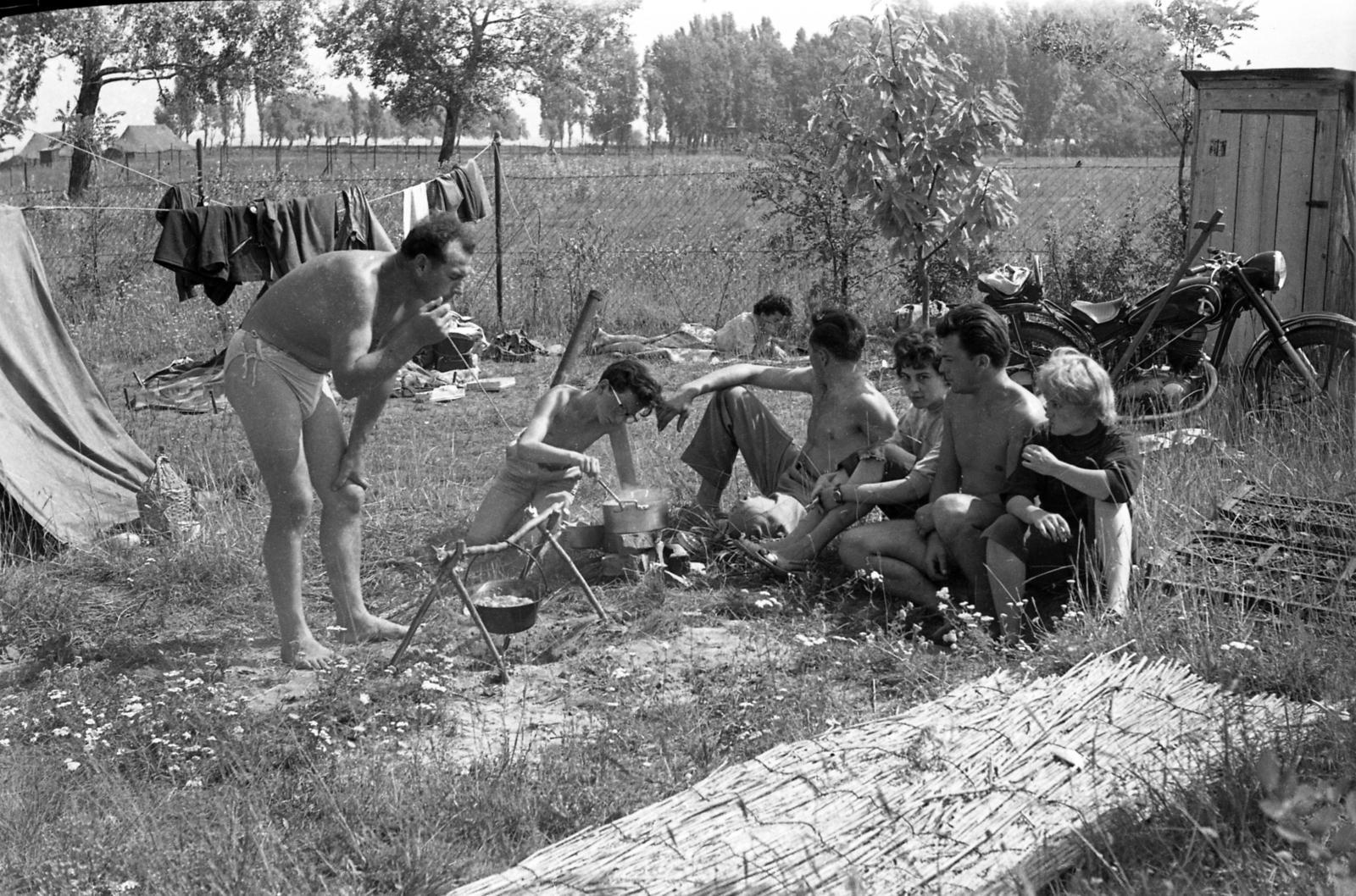 Hungary, Balatonszárszó, 1963, Morvay Kinga, Morvay Lajos, motorcycle, tent, camping furniture, Fortepan #84433