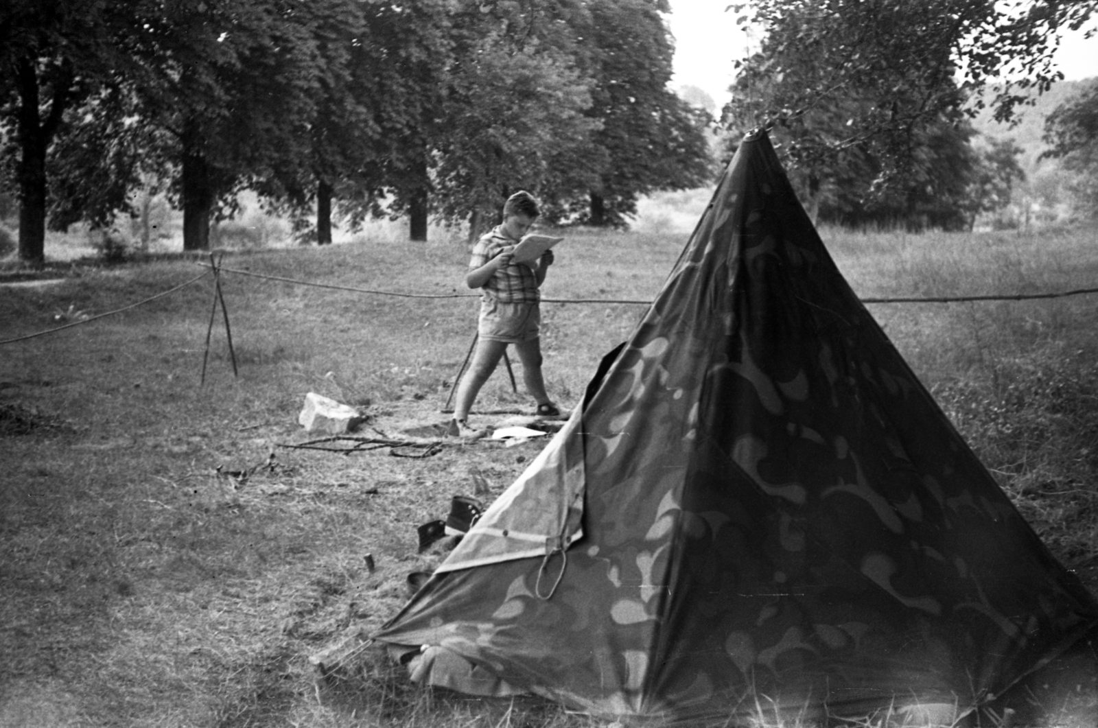 Hungary, 1960, Morvay Kinga, Morvay Lajos, tent, camouflage pattern, ground cloth, Fortepan #84453
