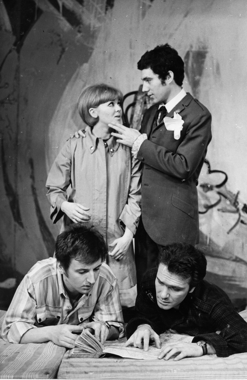 Hungary, Budapest V., Pesti Színház, Halász Judit, Kovács István, Tahi Tóth László és Tordy Géza színművészek a Trükk című darab előadásán., 1968, Magyar Hírek folyóirat, celebrity, Budapest, Fortepan #84688