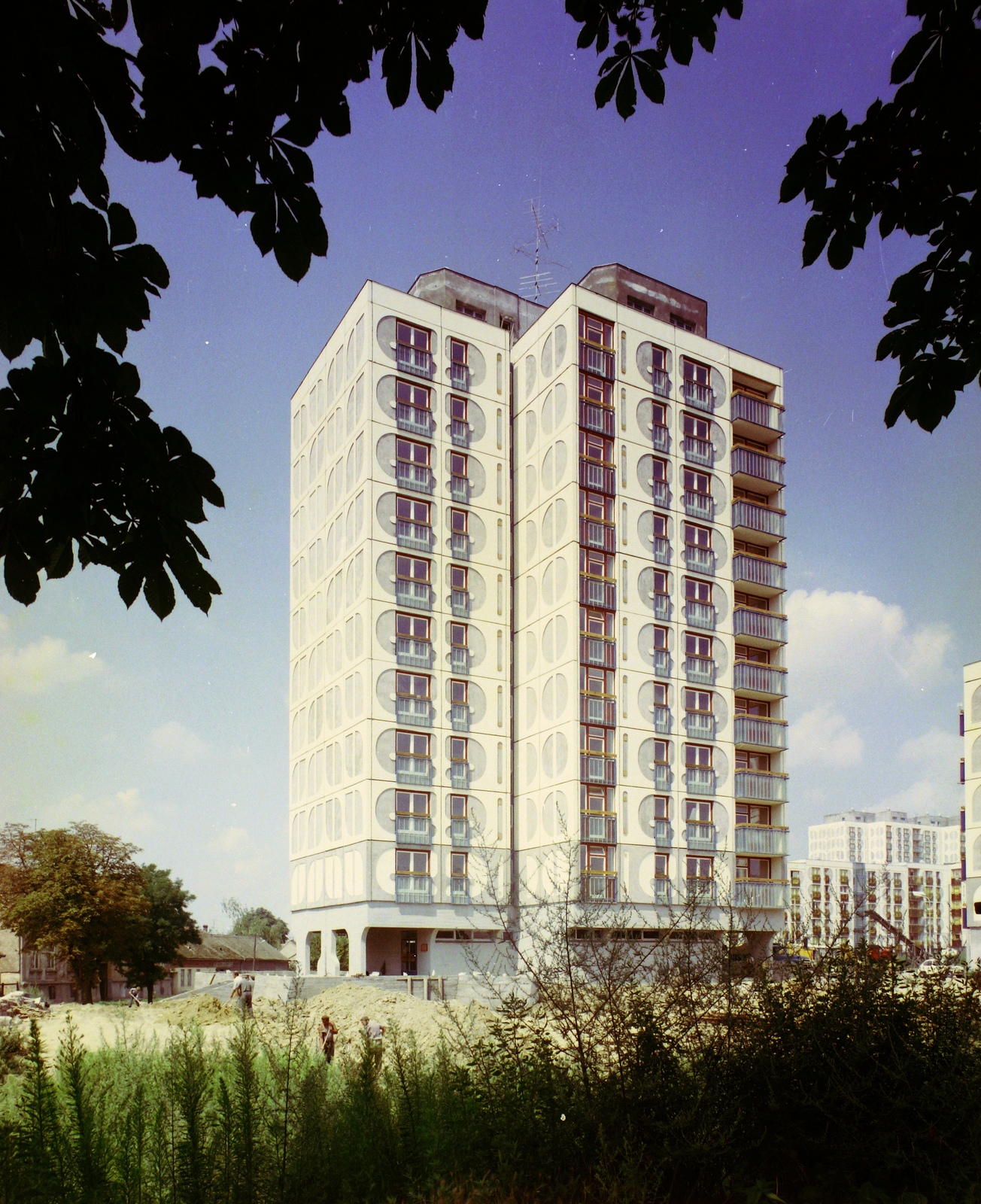 Hungary, Kaposvár, Kanizsai utca 2. a Füredi út felől nézve., 1975, Kádas Tibor, colorful, concrete block of flats, Fortepan #84854