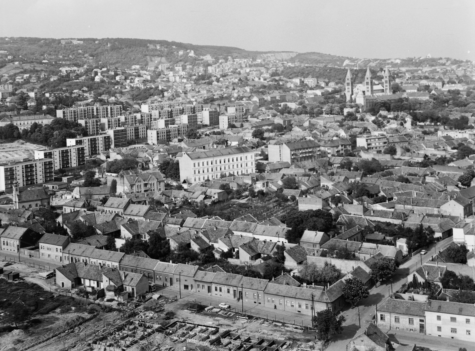 Hungary, Pécs, látkép a Magasház tetejéről a Székesegyház felé nézve., 1975, Kádas Tibor, construction, concrete block of flats, basilica, picture, Catholic Church, romanesque revival architect, Cathedral, Fortepan #84862