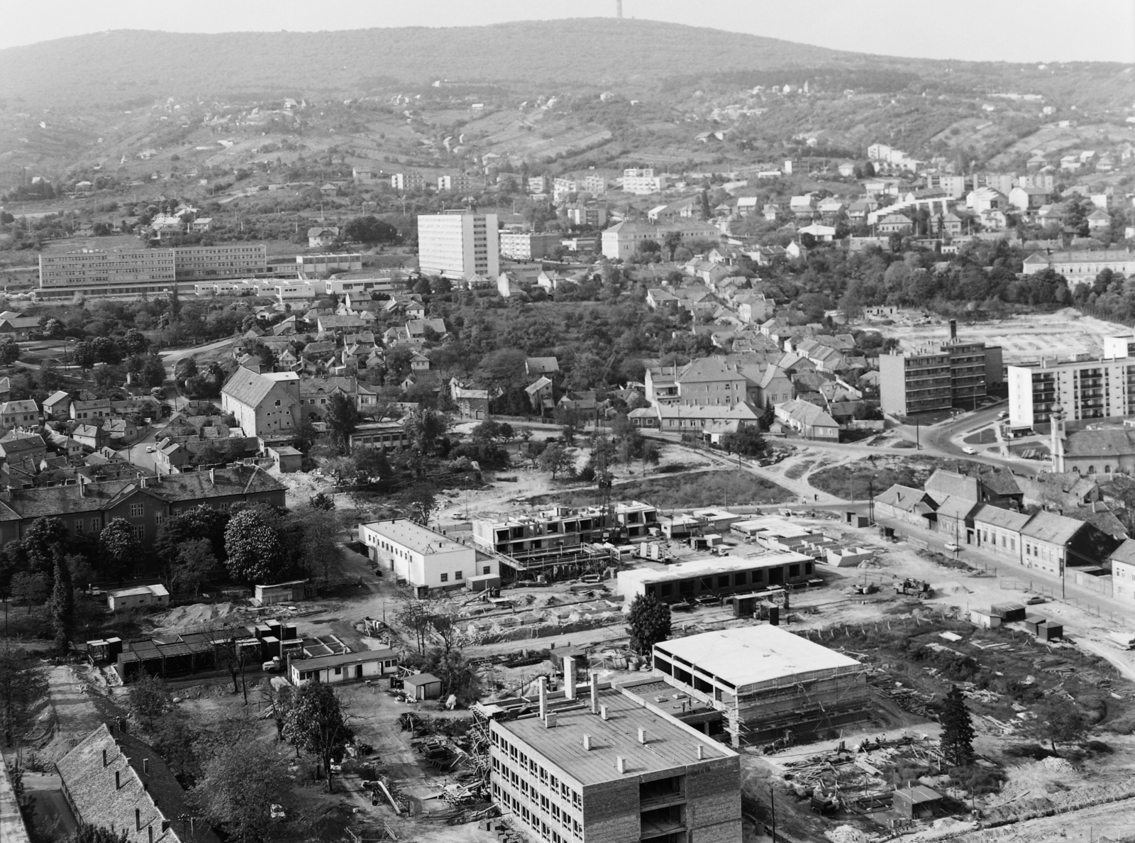 Hungary, Pécs, látkép a Magasház tetejéről a Misina felé nézve., 1975, Kádas Tibor, construction, concrete block of flats, picture, Fortepan #84863