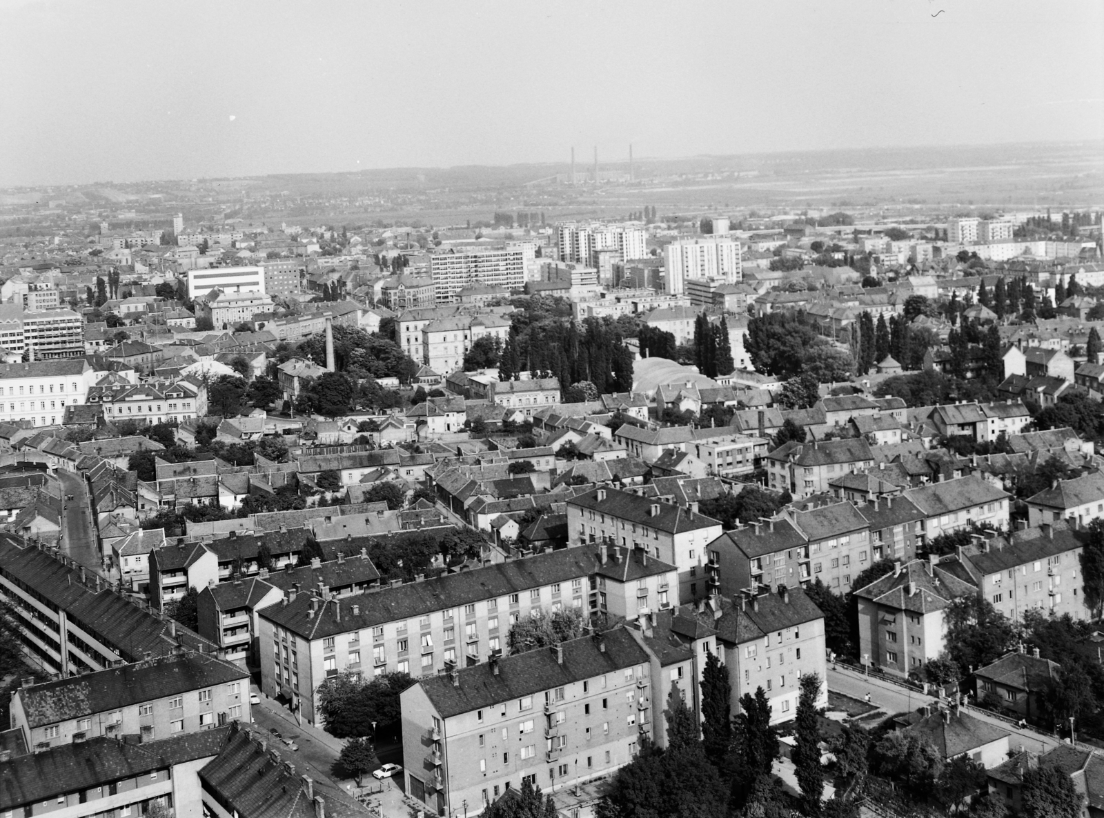 Hungary, Pécs, látkép a Magasház tetejéről a Siklósi külváros felé nézve., 1975, Kádas Tibor, concrete block of flats, picture, chimney, Fortepan #84867