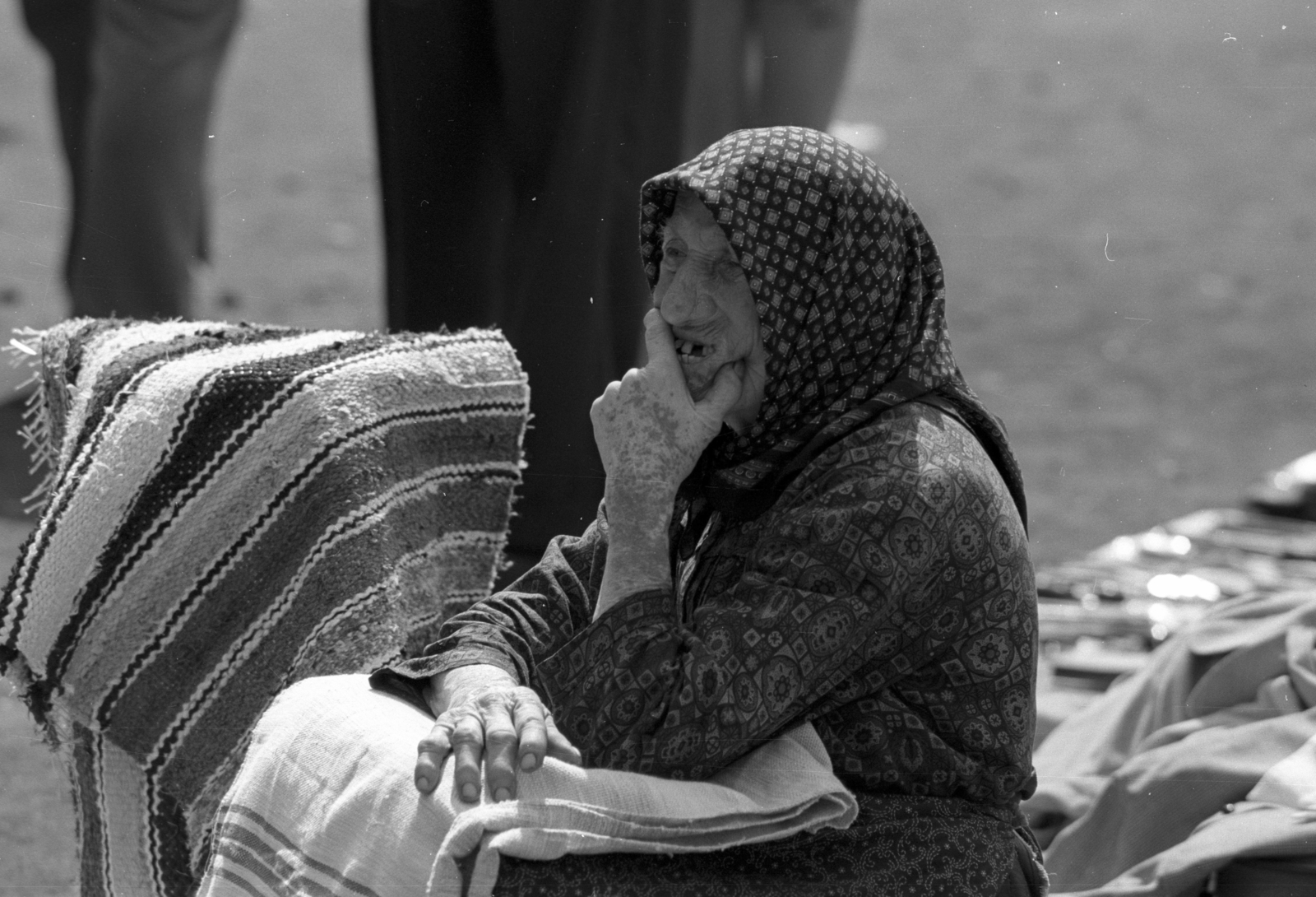 1977, Erdei Katalin, market, headscarf, old person, Fortepan #84998