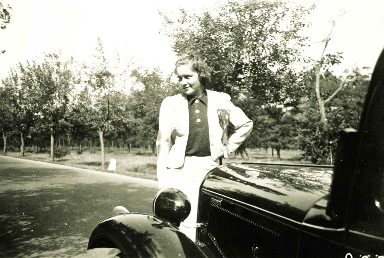 1943, Jáki László, portrait, Adler-brand, lady, automobile, costume, girls'n'cars, Fortepan #85384