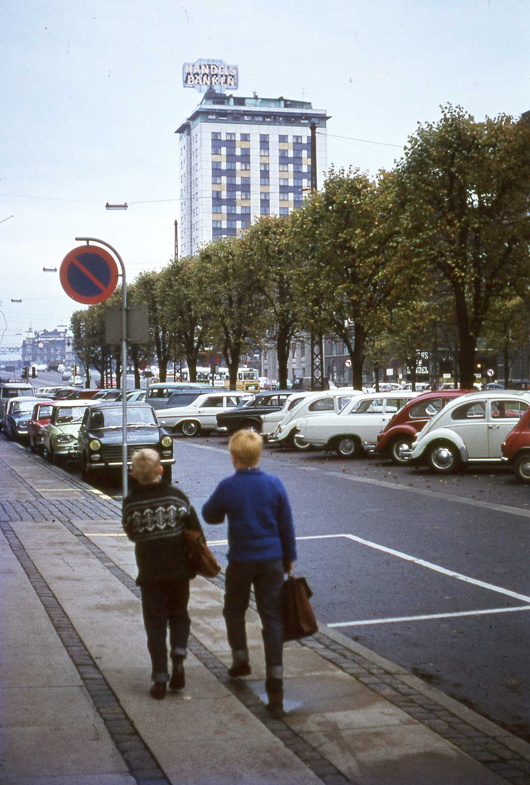 Denmark, Copenhagen, H. C. Andersens Boulevard, szemben a Danhostel épülete., 1966, Lőw Miklós, colorful, Fortepan #85581
