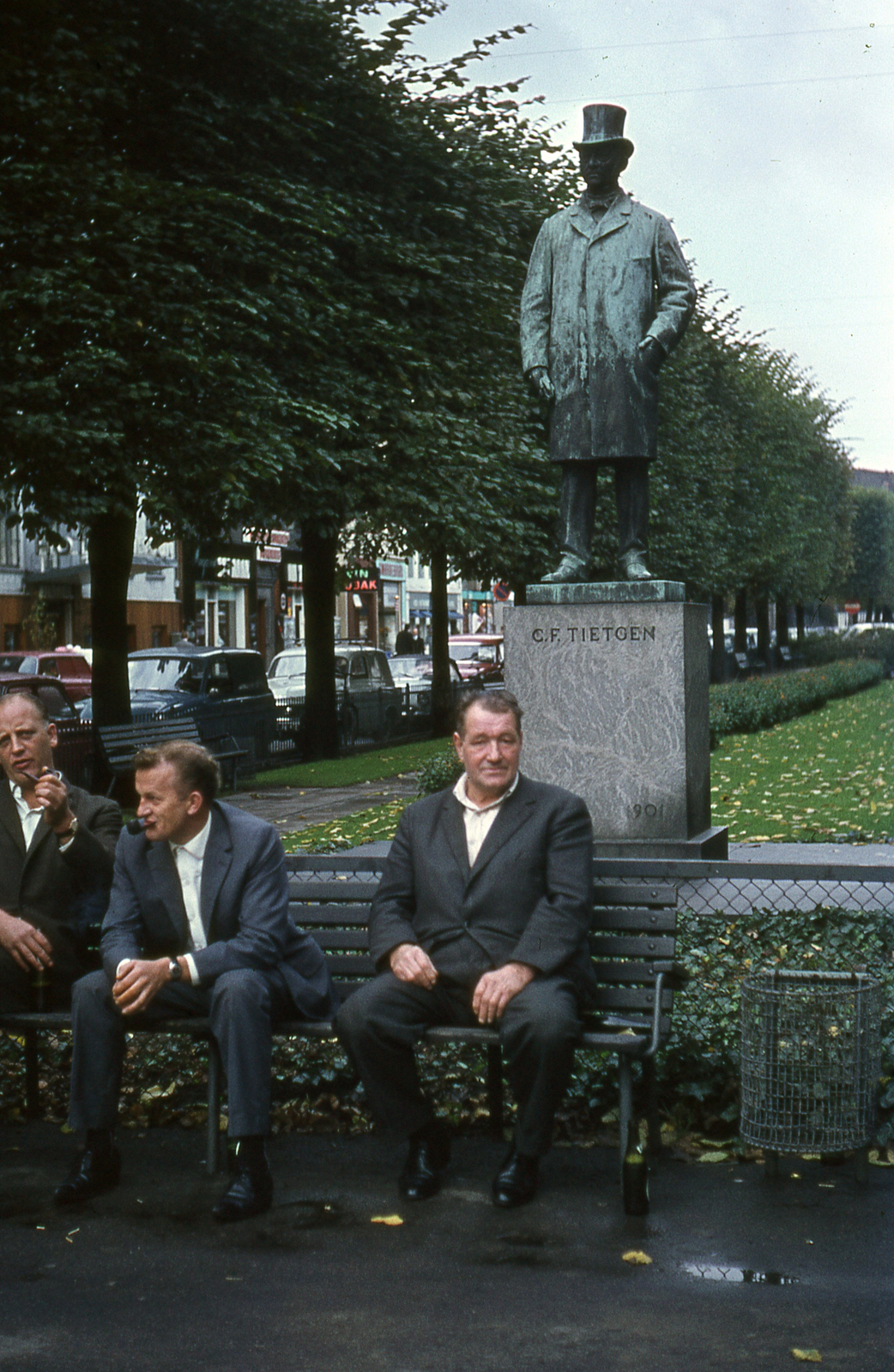 Denmark, Copenhagen, Sankt Annæ Plads, Carl Frederik Tietgen szobra., 1966, Lőw Miklós, colorful, sculpture, Carl Frederik Tietgen-portrayal, Fortepan #85616
