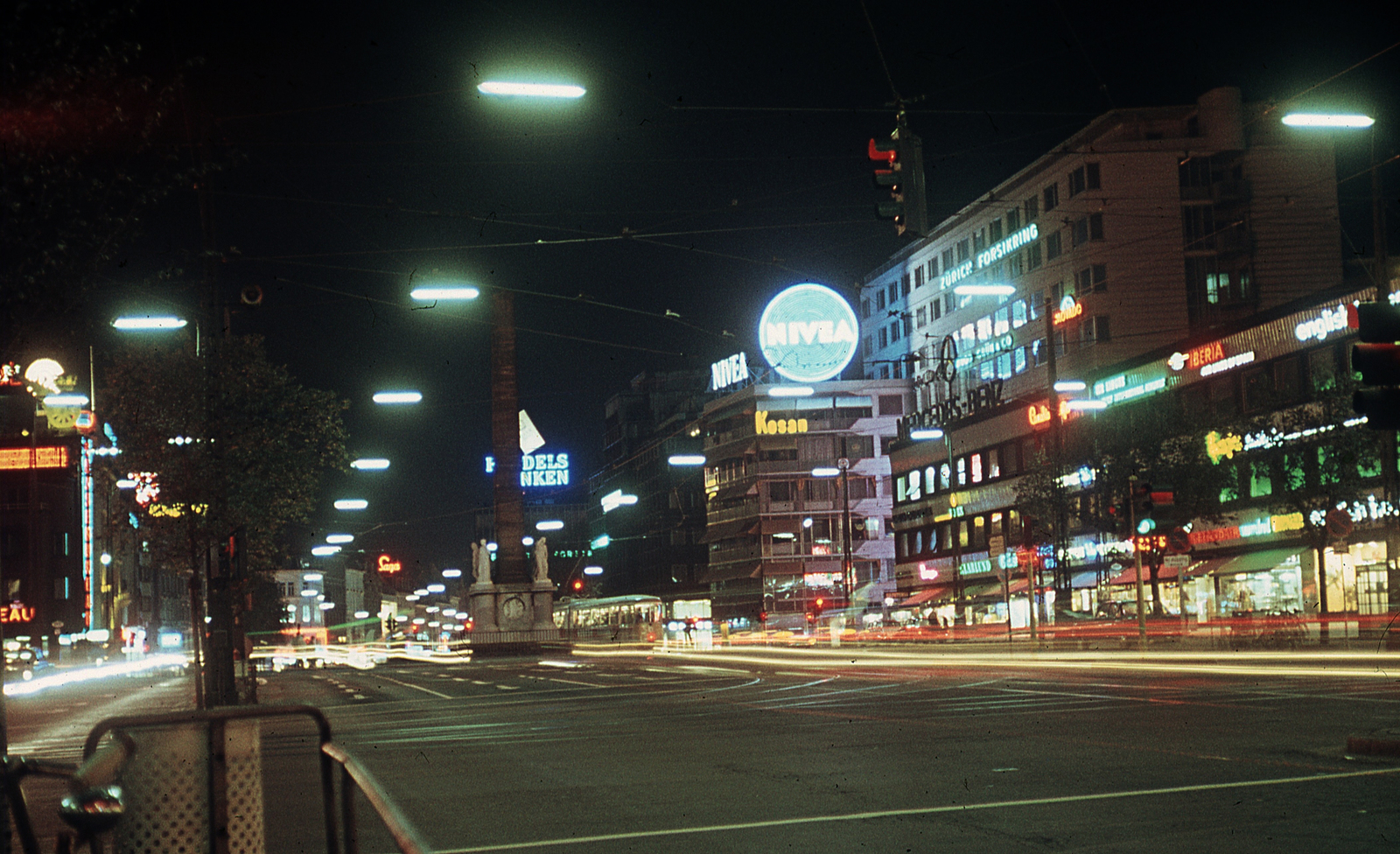 Denmark, Copenhagen, Vesterbrogade, Szabadság emlékmű., 1966, Lőw Miklós, colorful, neon sign, Fortepan #85643