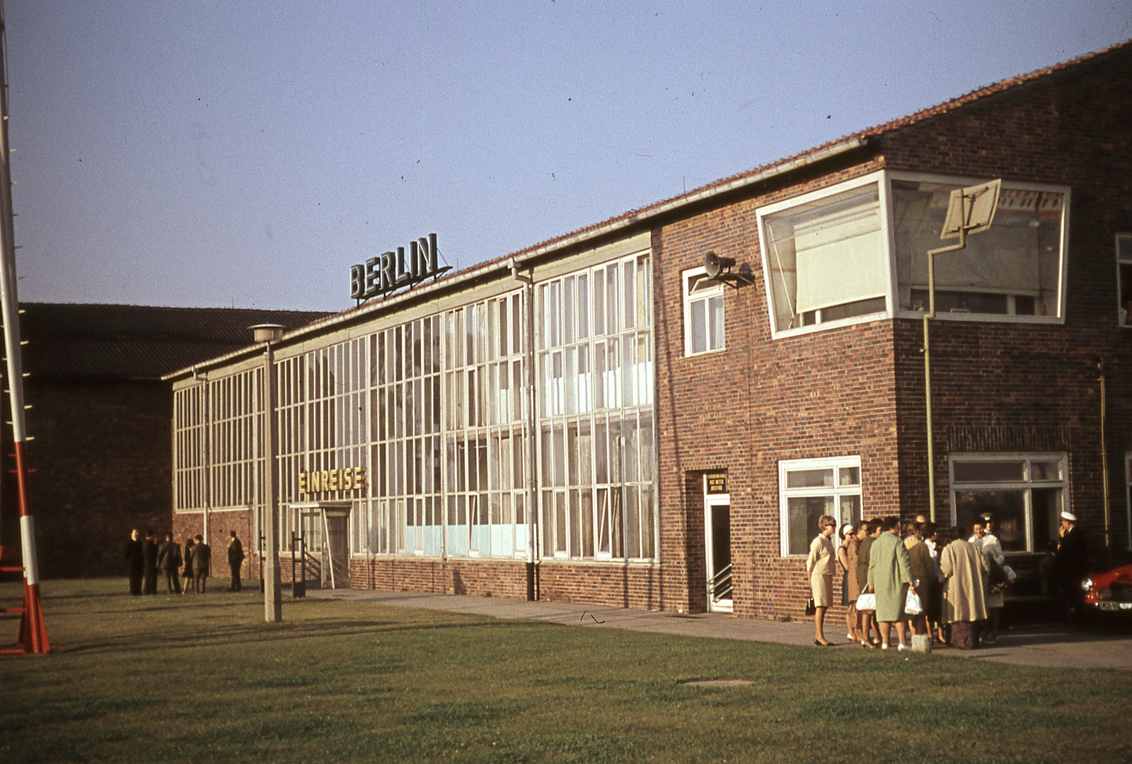 Germany, Berlin, Schönefeld repülőtér., 1963, Lőw Miklós, colorful, GDR, airport, East-Berlin, Fortepan #85655