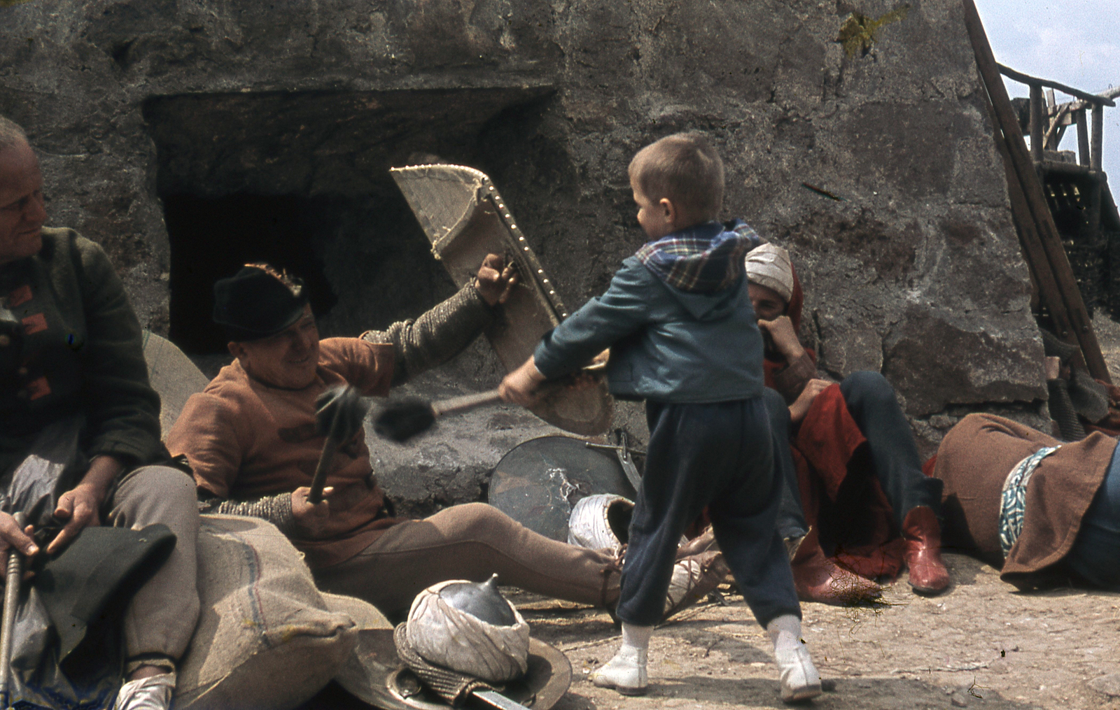 Hungary, Pilisborosjenő, az egri vár kicsinyített mása az Egri csillagok című film forgatásakor., 1968, Lőw Miklós, filming, colorful, Fortepan #85663