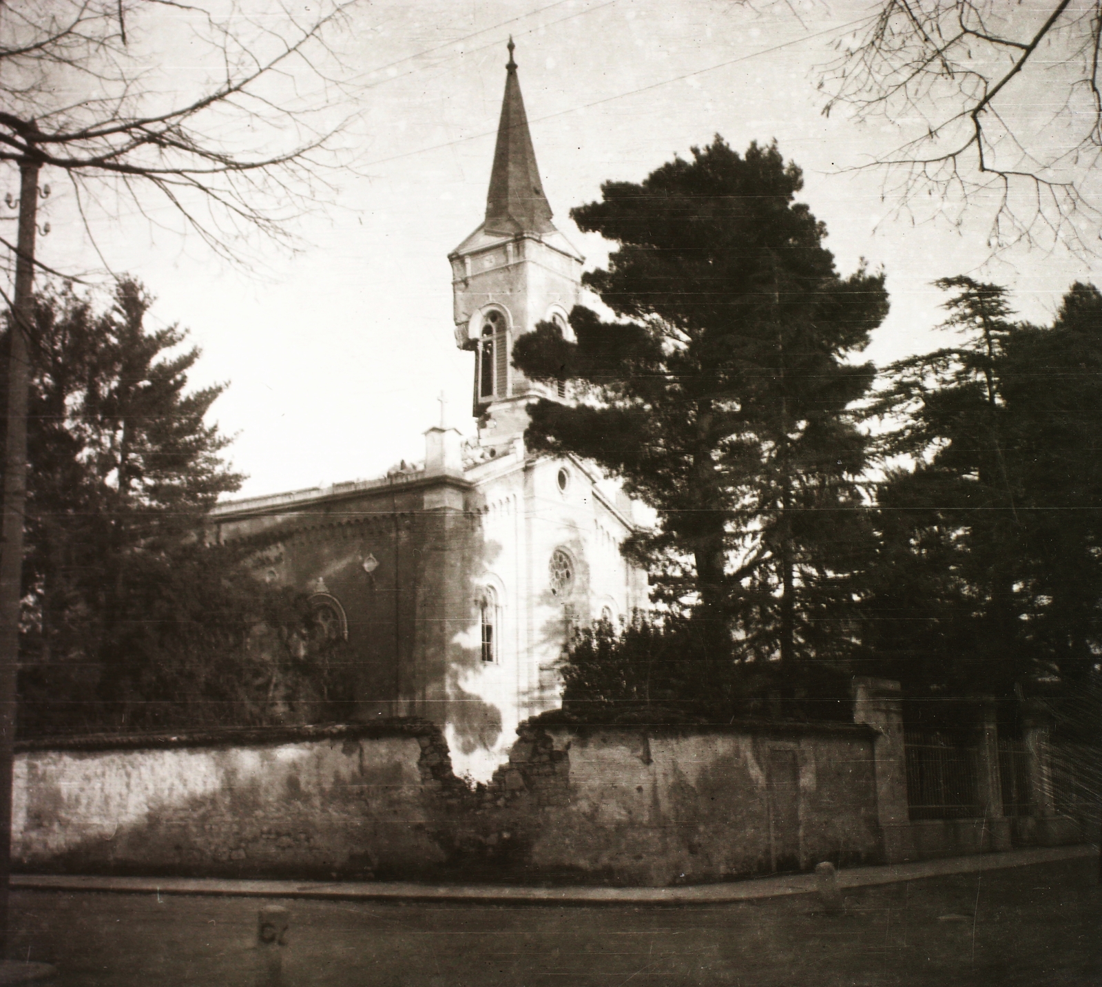Italy, Gorizia, Via Armando Diaz 18/a, egykori evangélikus (később metodista) templom., 1915, Schmidt Albin, First World War, church, war damage, Fortepan #85982