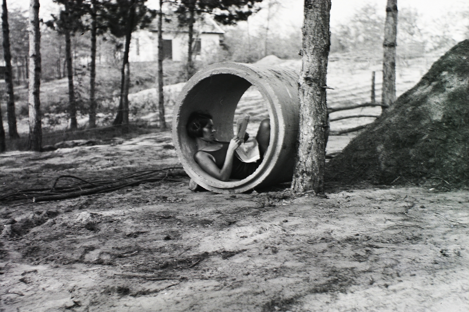 1938, Schmidt Albin, olvasás, kútgyűrű, Fortepan #86218
