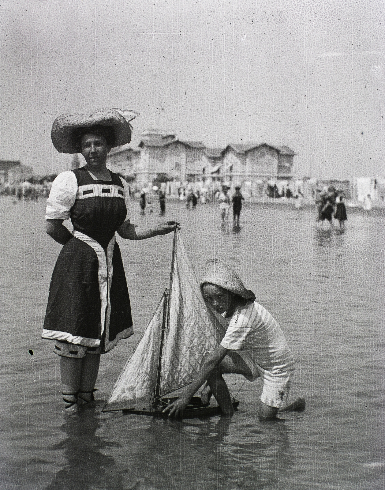 Olaszország, Grado, Strand., 1910, Schmidt Albin, játékhajó, Fortepan #86280