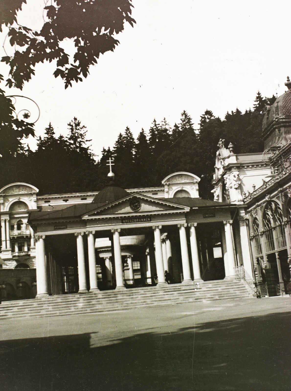 Czech Republik, Mariánské Lázne, Kolonnád., 1907, Schmidt Albin, pillar, double crest, pediment, Neo-Baroque-style, Anton Thurner-design, Georg Fischer-design, Cast-iron architecture, Hans Miksch-design, Julian Niedzielski-design, Fortepan #86318