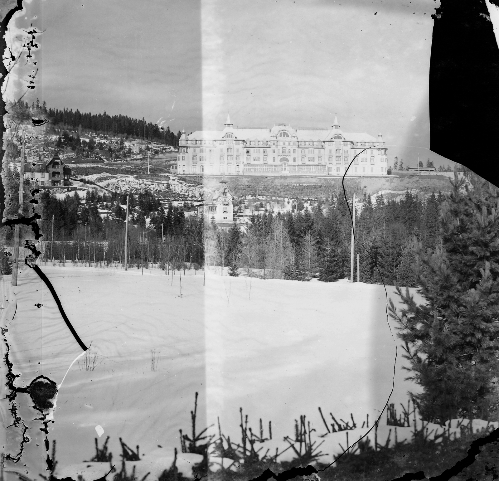 Szlovákia,Magas-Tátra, Tátralomnic, Grand Hotel., 1907, Magyar Földrajzi Múzeum / Erdélyi Mór cége, erdő, tél, hó, szálloda, sérült kép, Tátra hegység, Quidó Hoepfner-terv, Györgyi Géza-terv, Fortepan #86431