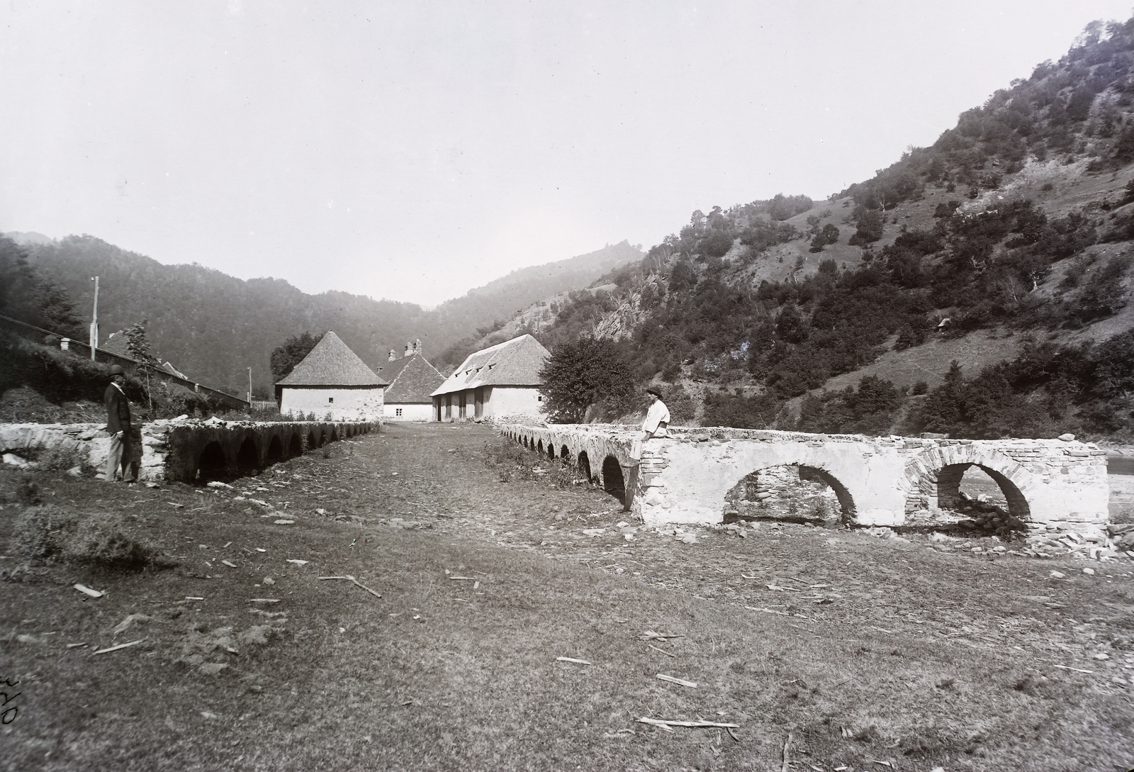 Romania,Transylvania, Lazaret, a határtelepülés házai a Vöröstoronyi-szorosban az Olt folyó partján., 1914, Magyar Földrajzi Múzeum / Erdélyi Mór cége, Fortepan #86512