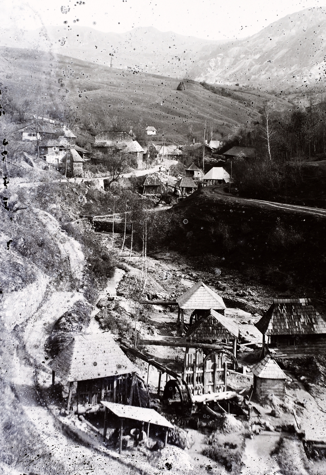 Romania,Transylvania, Rosia Montană, aranytartalmú érc aprítására szolgáló un. aranyzúzó., 1914, Magyar Földrajzi Múzeum / Erdélyi Mór cége, Fortepan #86517
