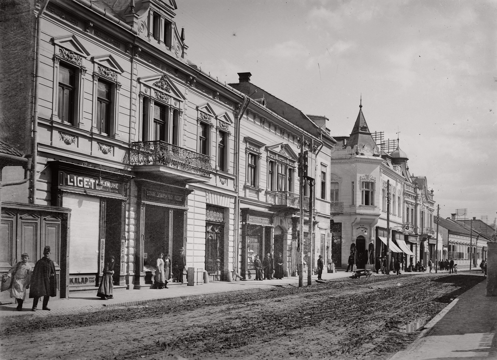 Romania,Transylvania, Miercurea Ciuc, Petőfi Sándor utca, balra a Venczel József utca torkolata., 1914, Magyar Földrajzi Múzeum / Erdélyi Mór cége, Fortepan #86575