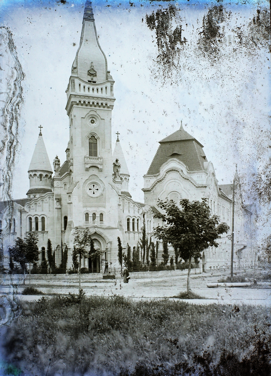 Romania,Transylvania, Timisoara, a Szent Kereszt felmagasztalása piarista templom és a Piarista Főgimnázium, ma Gerhardinum Katolikus Líceum., 1910, Magyar Földrajzi Múzeum / Erdélyi Mór cége, church, Fortepan #86579