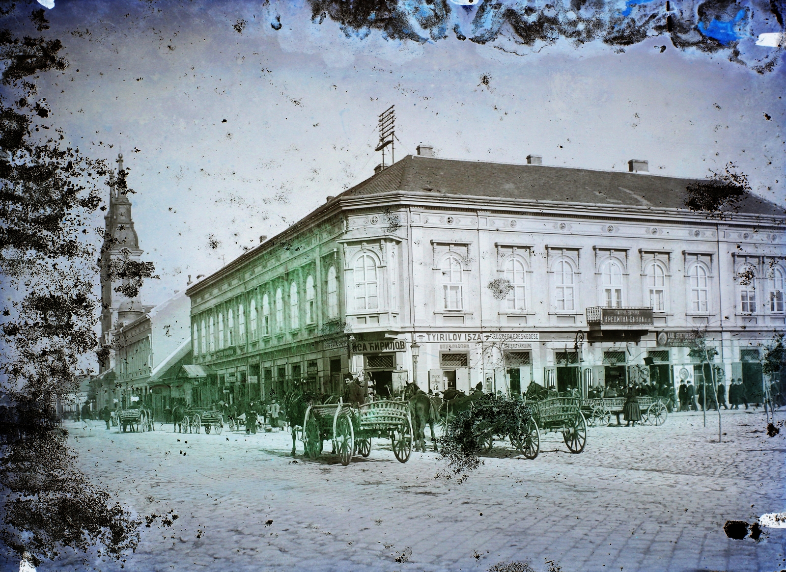 Serbia, Pančevo, Almási út (Ulica Dimitrija Tucovića), jobbra a Ferenc József tér (Trg kralja Petra I), távolabb a Mária Mennybemenetele templom., 1913, Magyar Földrajzi Múzeum / Erdélyi Mór cége, Fortepan #86586