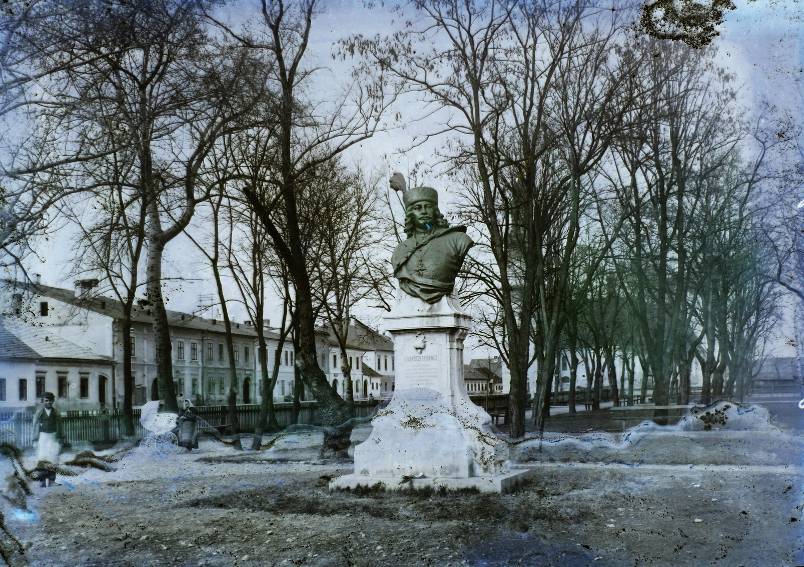 Szlovákia, Zólyom, Fő tér, II. Rákóczi Ferenc mellszobra (Mayer Ede, 1907.)., 1907, Magyar Földrajzi Múzeum / Erdélyi Mór cége, mellszobor, II. Rákóczi Ferenc-ábrázolás, Fortepan #86644