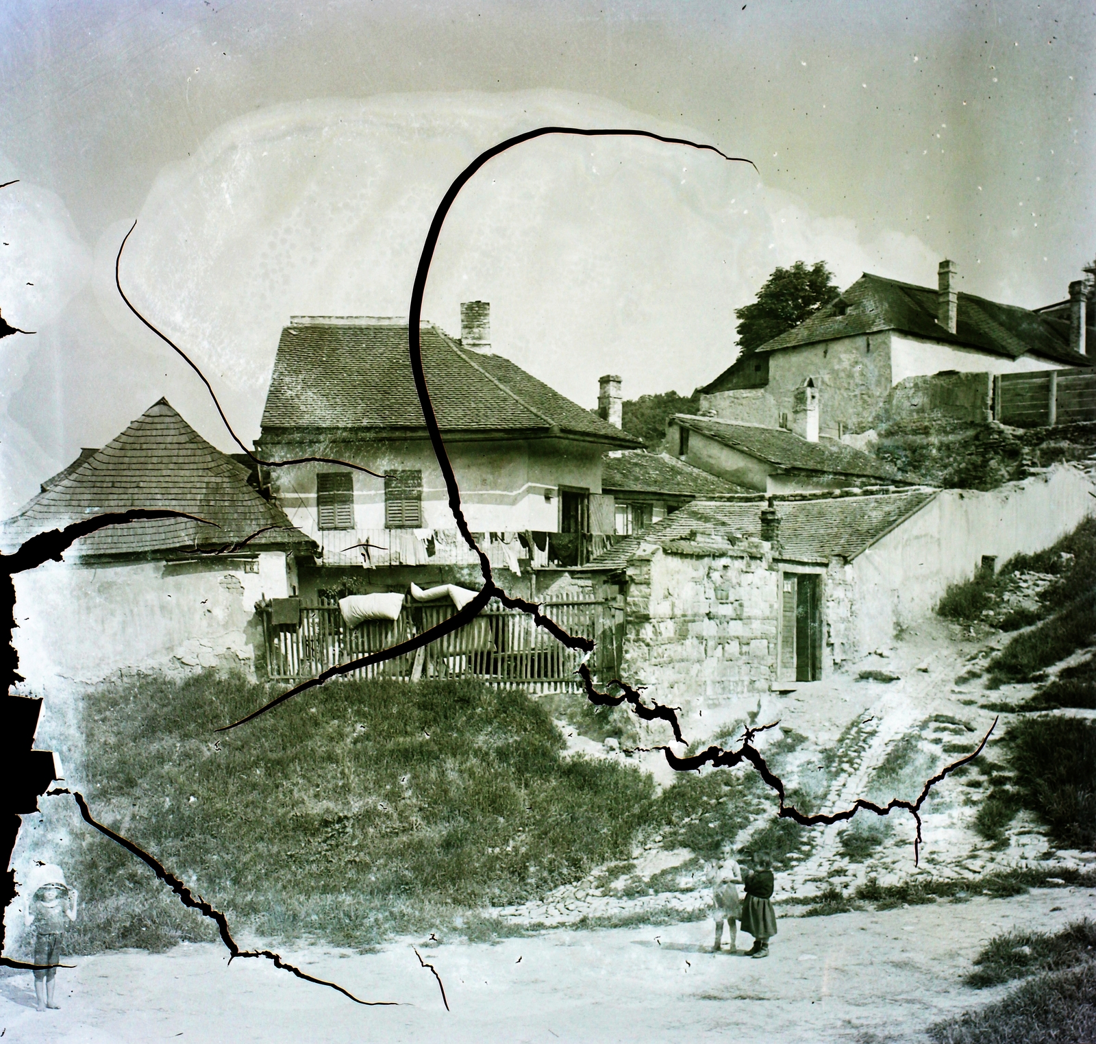 Magyarország, Tabán, Budapest I., Szikla utca., 1910, Magyar Földrajzi Múzeum / Erdélyi Mór cége, sérült kép, Budapest, Fortepan #86733