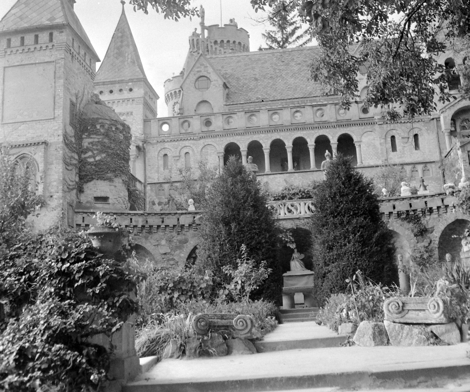 Hungary, Székesfehérvár, Bory-vár., 1964, Gyöngyi, castle, eclectic architecture, Jenő Bory-design, Fortepan #8678