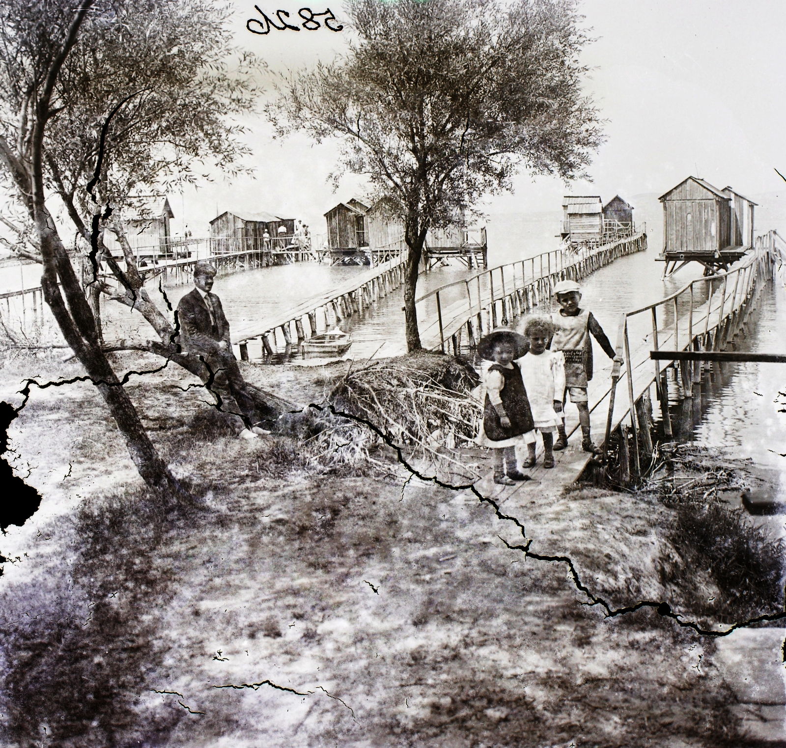 Hungary,Lake Balaton, Balatonboglár, fürdőházak., 1908, Magyar Földrajzi Múzeum / Erdélyi Mór cége, damaged photo, Fortepan #86791