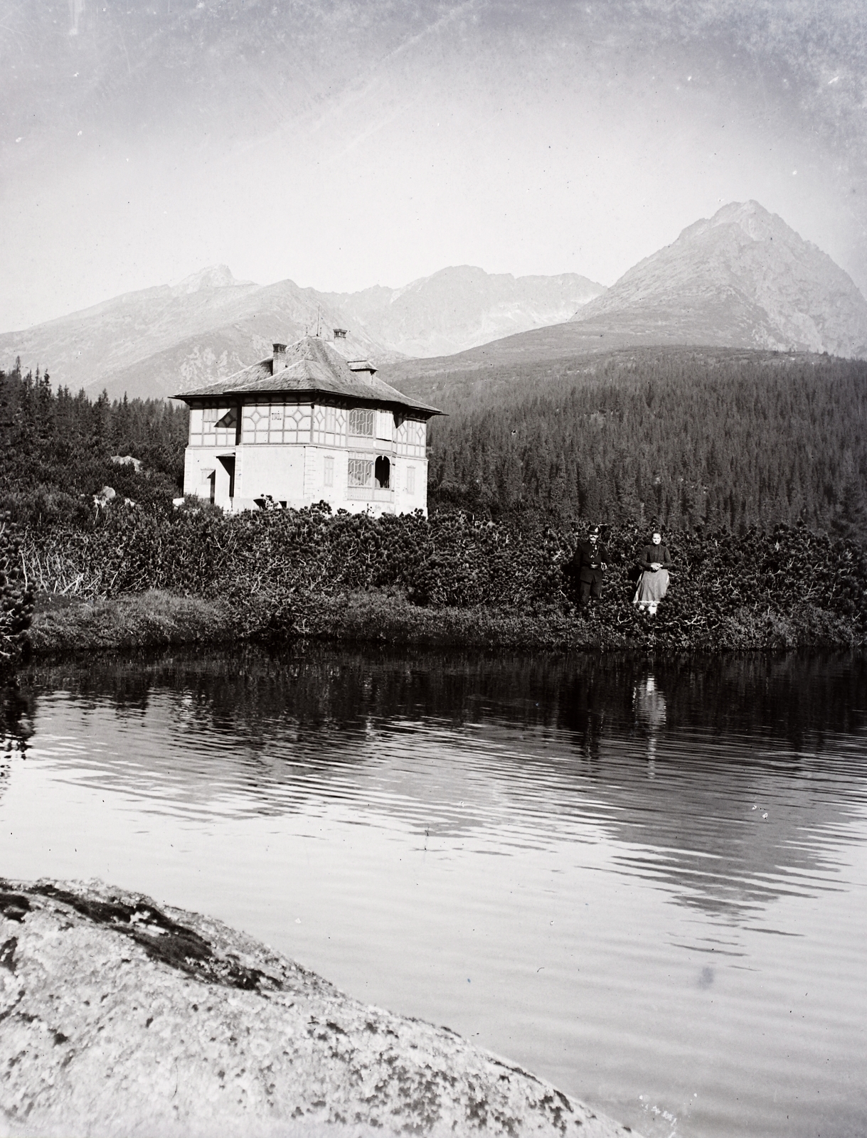 Slovakia,High Tatras, a Tivoli villa a Csorba-tónál, a háttérben jobbra a Pátria-csúcs., 1906, Magyar Földrajzi Múzeum / Erdélyi Mór cége, tarn, Tatra Mountains, Gedeon Majunke-design, Fortepan #86826