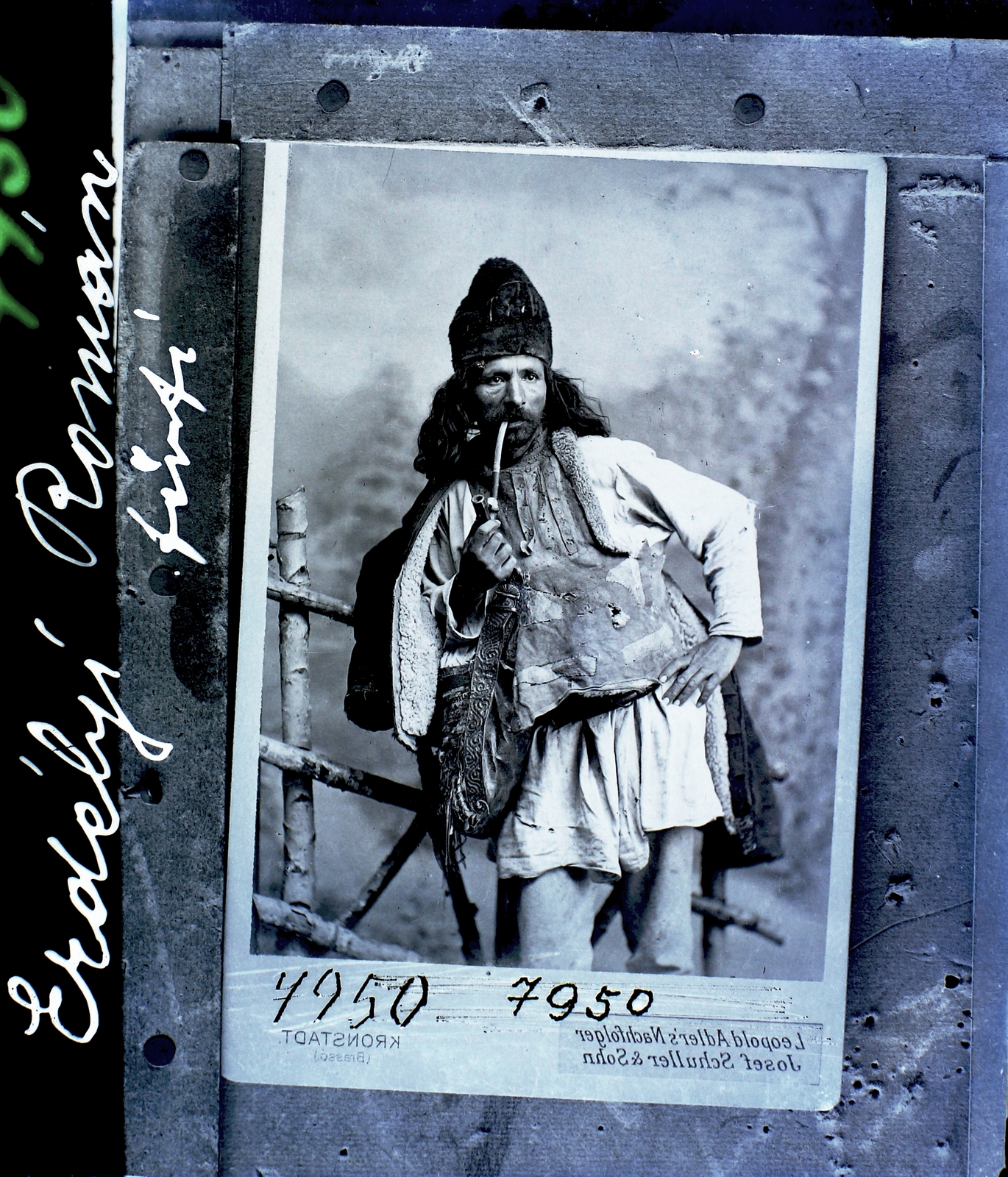 Romania,Transylvania, Brașov, 1907, Magyar Földrajzi Múzeum / Erdélyi Mór cége, pipe, folk costume, Romanian folk costume, Fortepan #86915
