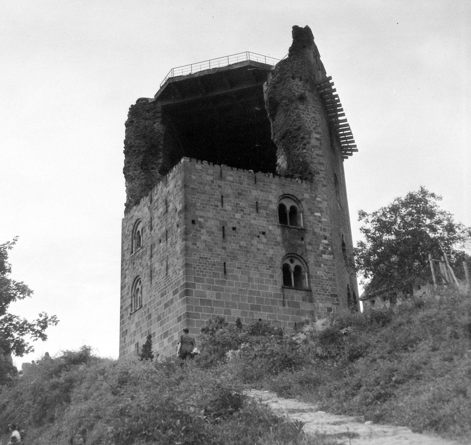 Hungary,Danube Bend, Visegrád, az Alsóvár lakótornya / Salamon-torony., 1950, Gyöngyi, castle ruins, tower, Fortepan #8692