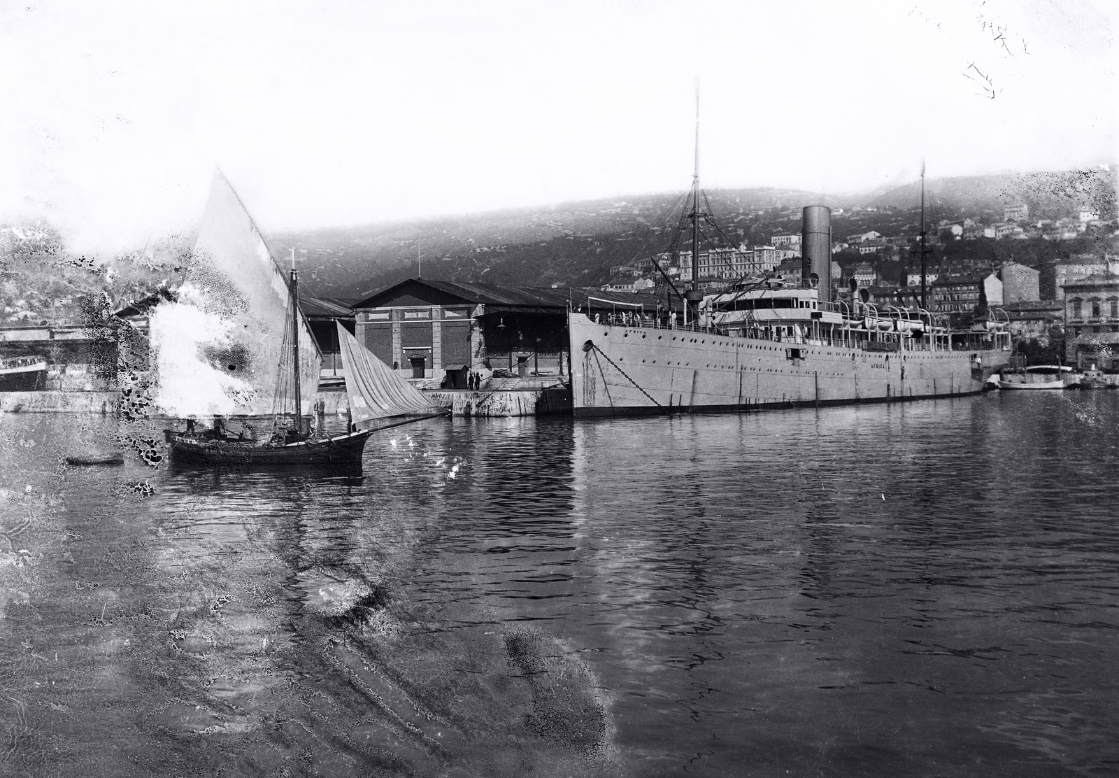 Horvátország,Adria, Fiume, kikötő., 1908, Magyar Földrajzi Múzeum / Erdélyi Mór cége, vitorláshajó, kikötő, gőzhajó, Africa hajó, Fortepan #86945