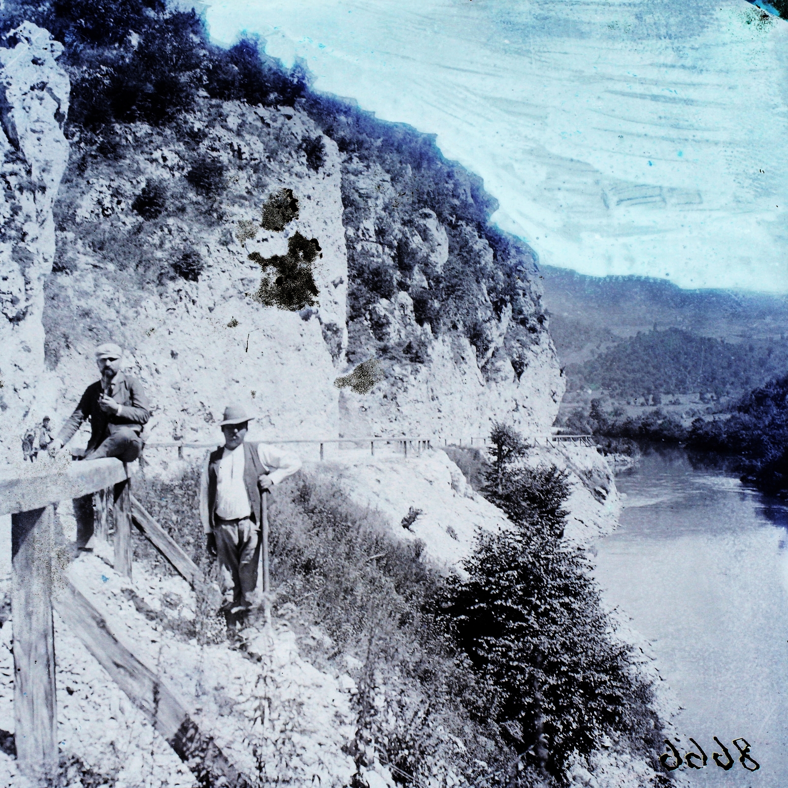 1908, Magyar Földrajzi Múzeum / Erdélyi Mór cége, rock, shore, sitting on a handrail, Fortepan #86951