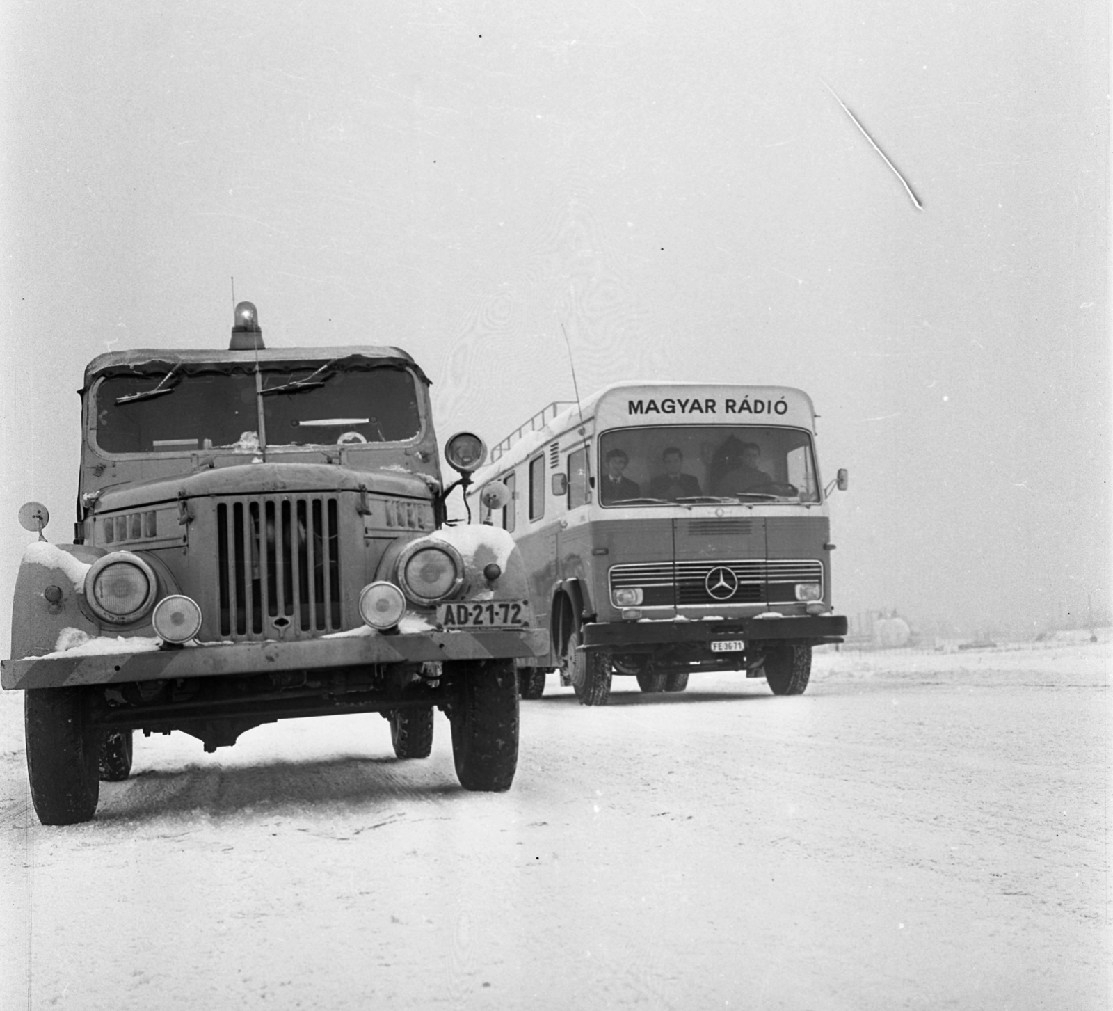 Hungary, 1970, Urbán Tamás, winter, snow, bus, German brand, Soviet brand, GAZ-brand, Mercedes-brand, UAZ-brand, Jeep, number plate, broadcast van, radio broadcasting, Hungarian Radio, Fortepan #87101