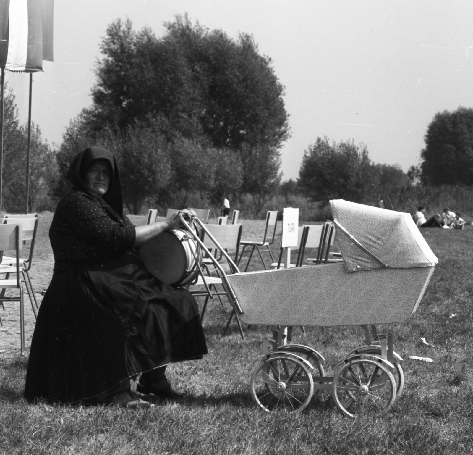 1971, Urbán Tamás, baby carriage, drum, grandparent, Fortepan #87387