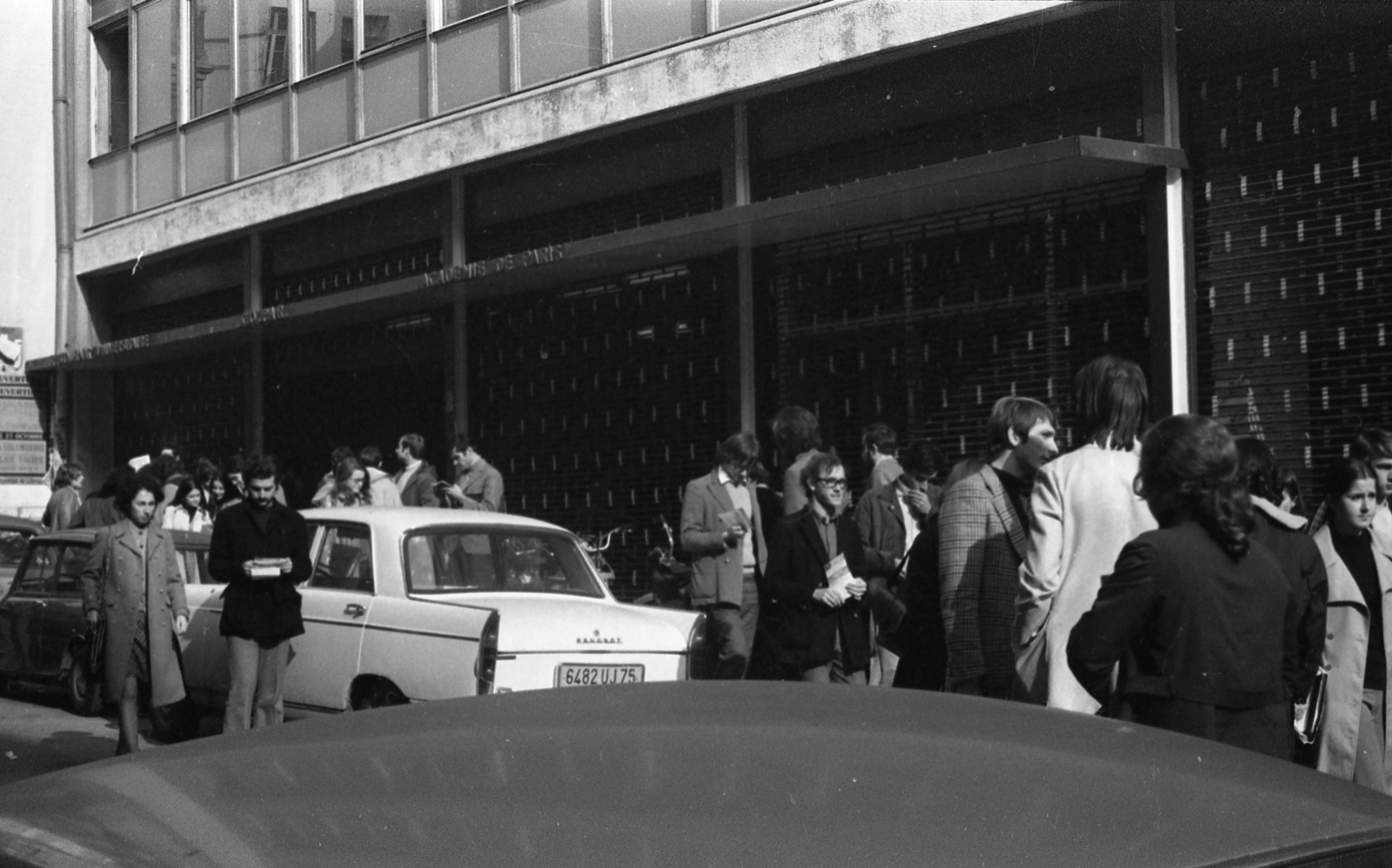 Franciaország, Párizs, Rue André Mazet 5., Academie de Paris., 1971, Urbán Tamás, Peugeot-márka, rendszám, Fortepan #87455