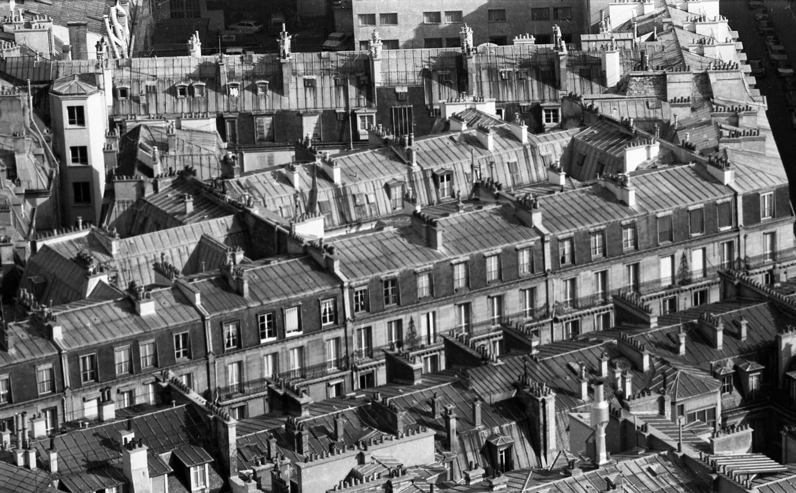 France, Paris, kilátás az Eiffel-toronyból az Avenue de la Bourdonnais épületeire, jobbra a Rue du Général Camou látszik., 1971, Urbán Tamás, roof, Fortepan #87458