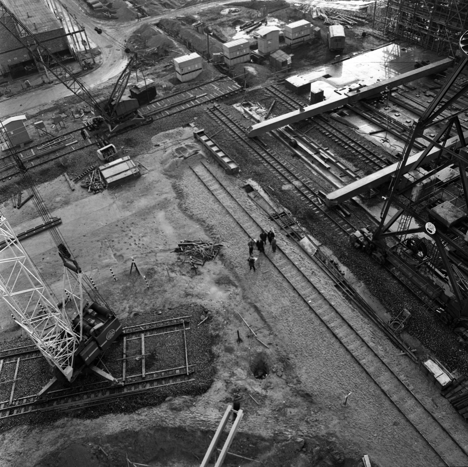 Magyarország, Százhalombatta, a Dunamenti Erőmű bővítése., 1972, Urbán Tamás, daru, madártávlat, darupálya, Fortepan #87549