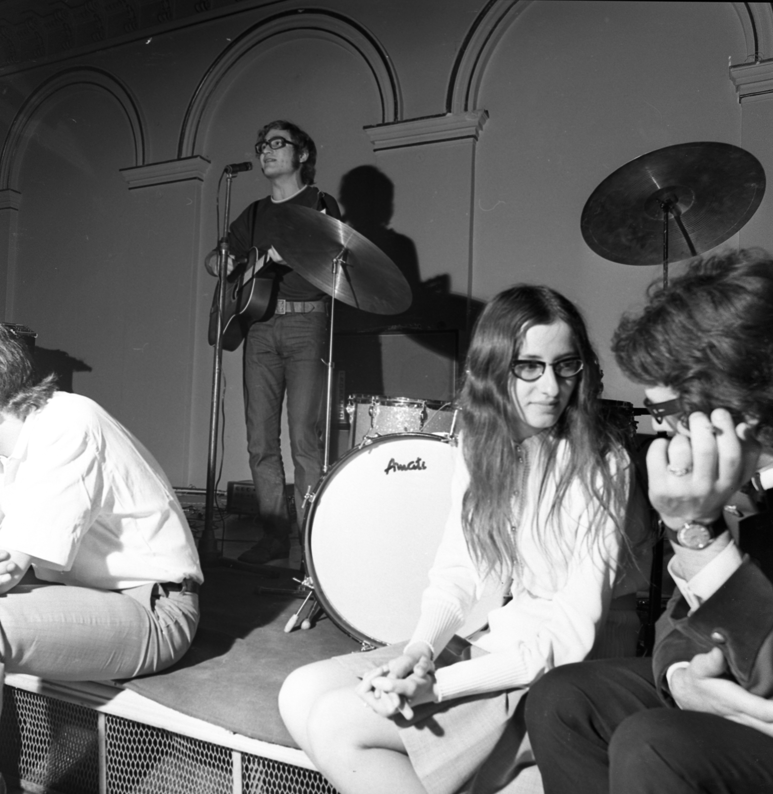 Magyarország, 1972, Urbán Tamás, beat-korszak, szemüveg, gitár, dob, cintányér, Fortepan #87627