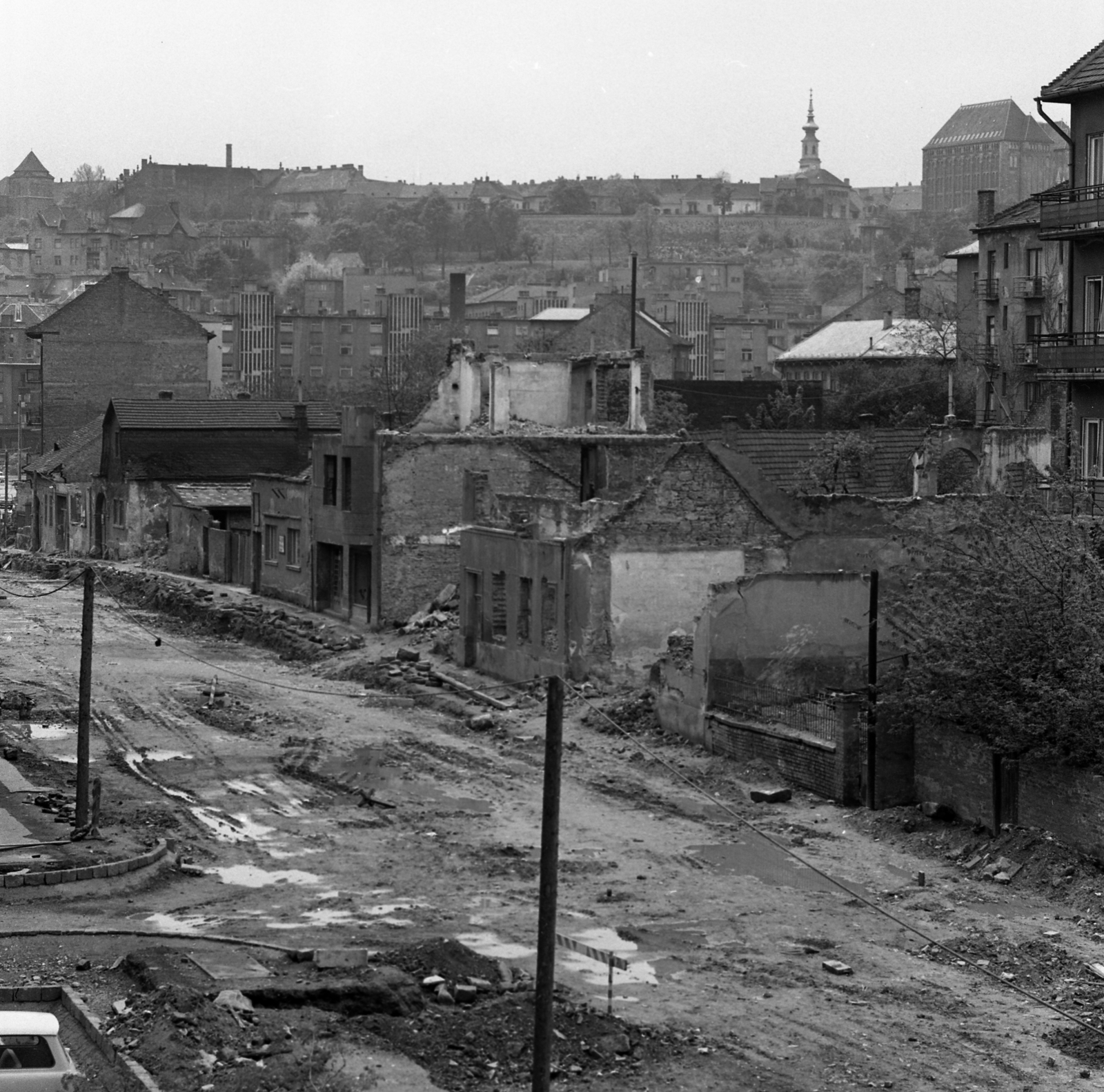 Magyarország, Budapest II., Horvát utca, háttérben a budai Vár., 1972, Urbán Tamás, Budapest, Fortepan #87632