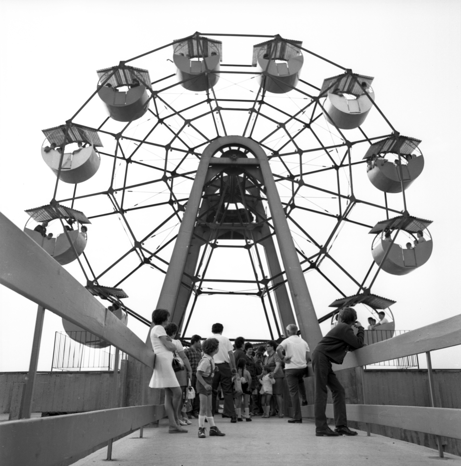 Magyarország, Székesfehérvár, Ligetsor, Vidámpark, Óriáskerék., 1972, Urbán Tamás, óriáskerék, vidámpark, Fortepan #87692