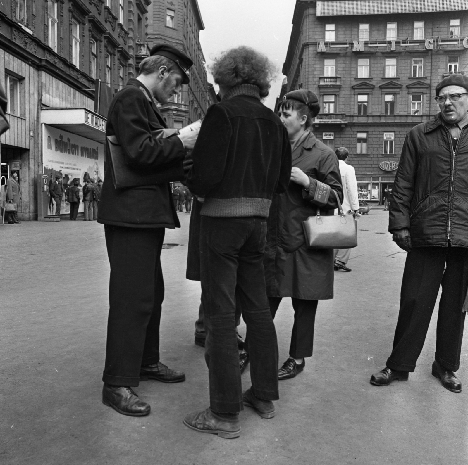 Magyarország, Budapest VII., Erzsébet (Lenin) körút a Bástya mozi előtt., 1972, Urbán Tamás, Budapest, ellenőr, Fortepan #87796