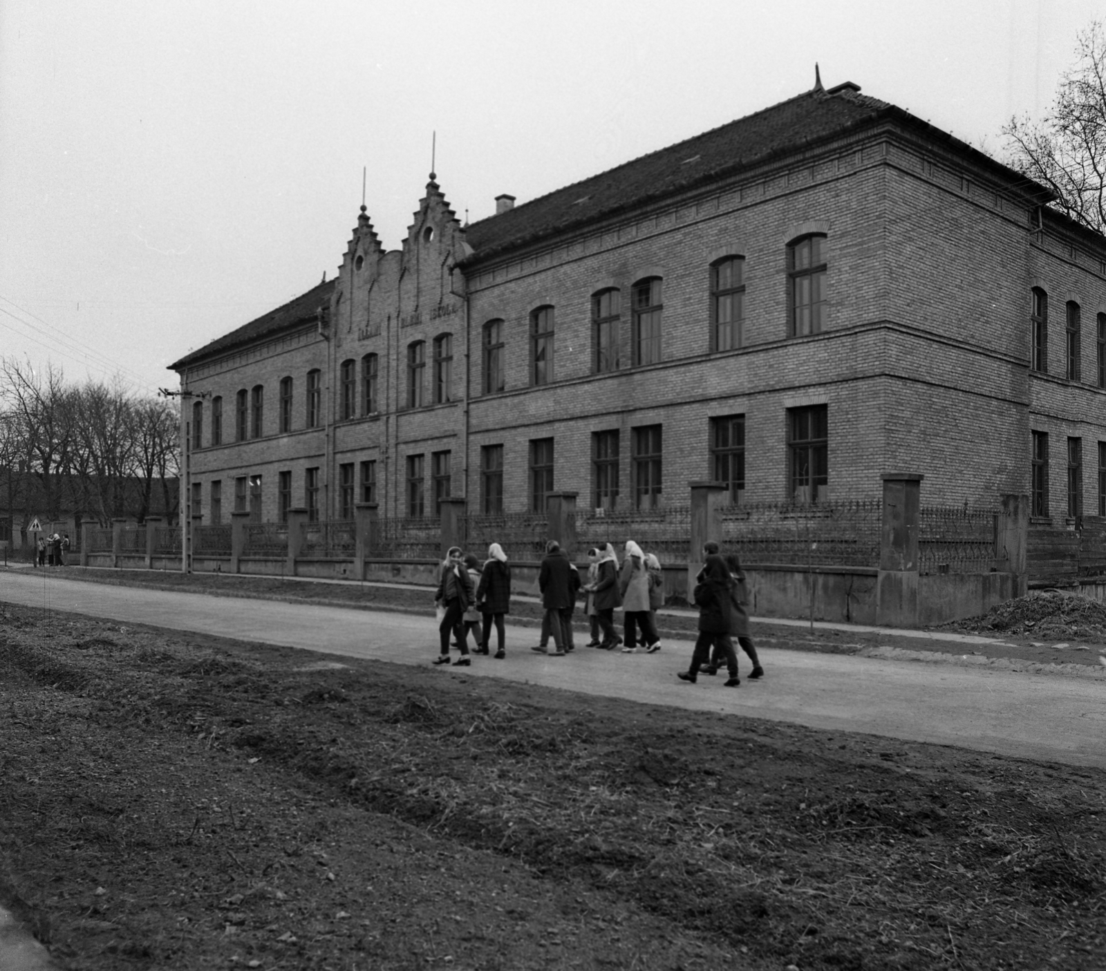 Hungary, Dunavecse, Zrínyi utca 6., Petőfi Sándor Általános Iskola., 1972, Urbán Tamás, Fortepan #87965