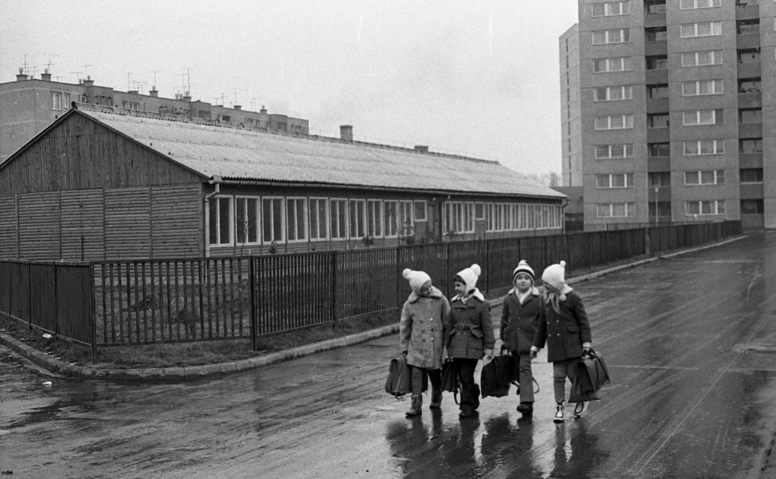 Hungary, Szolnok, Fiumei út a Móra Ferenc út felé nézve., 1973, Urbán Tamás, Fortepan #87979