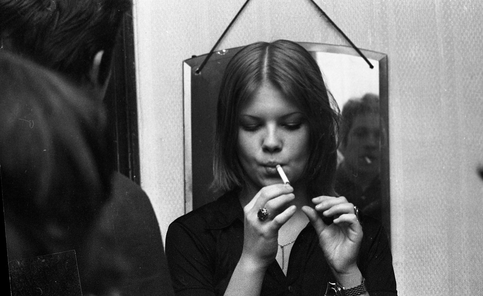 Hungary, Budapest VI., Teréz körút 6. (Lenin körút 64.), Horizont tánciskola., 1973, Urbán Tamás, smoking, Budapest, Fortepan #87990
