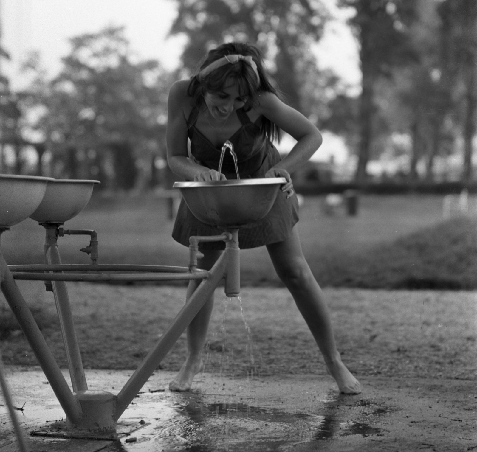 Hungary, 1973, Urbán Tamás, smile, drinking fountain, head wrap, mini dress, Fortepan #88096