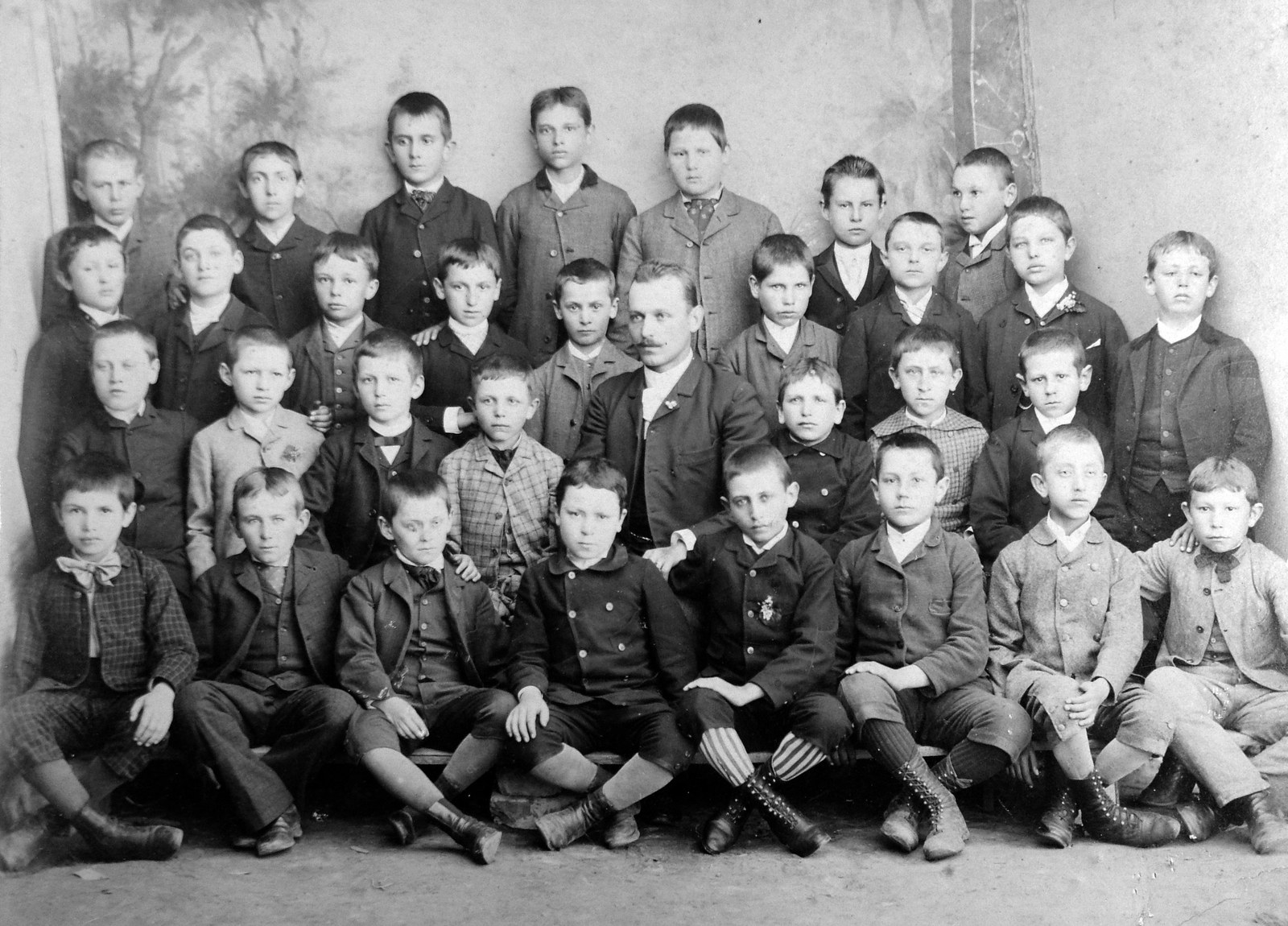 1925, Fortepan, class photo, tableau, studio, kids, man, boys, teacher, cross-legged sitting, Fortepan #8812